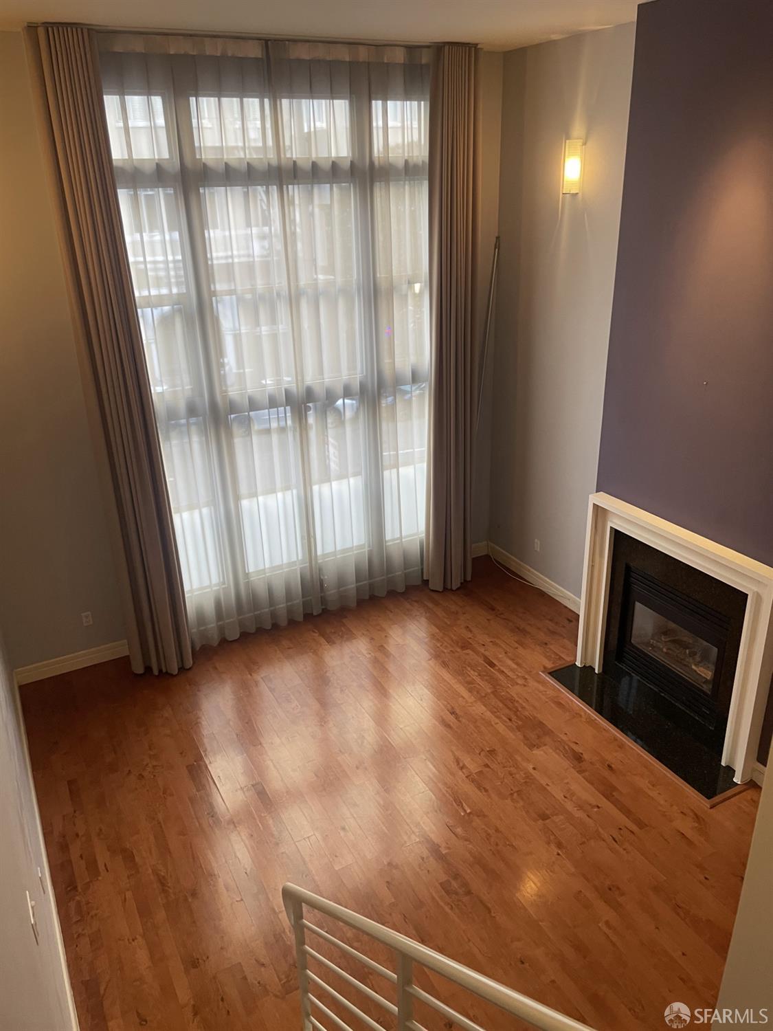 Detail Gallery Image 3 of 13 For 545 Leavenworth St #1,  San Francisco,  CA 94109 - 1 Beds | 2 Baths