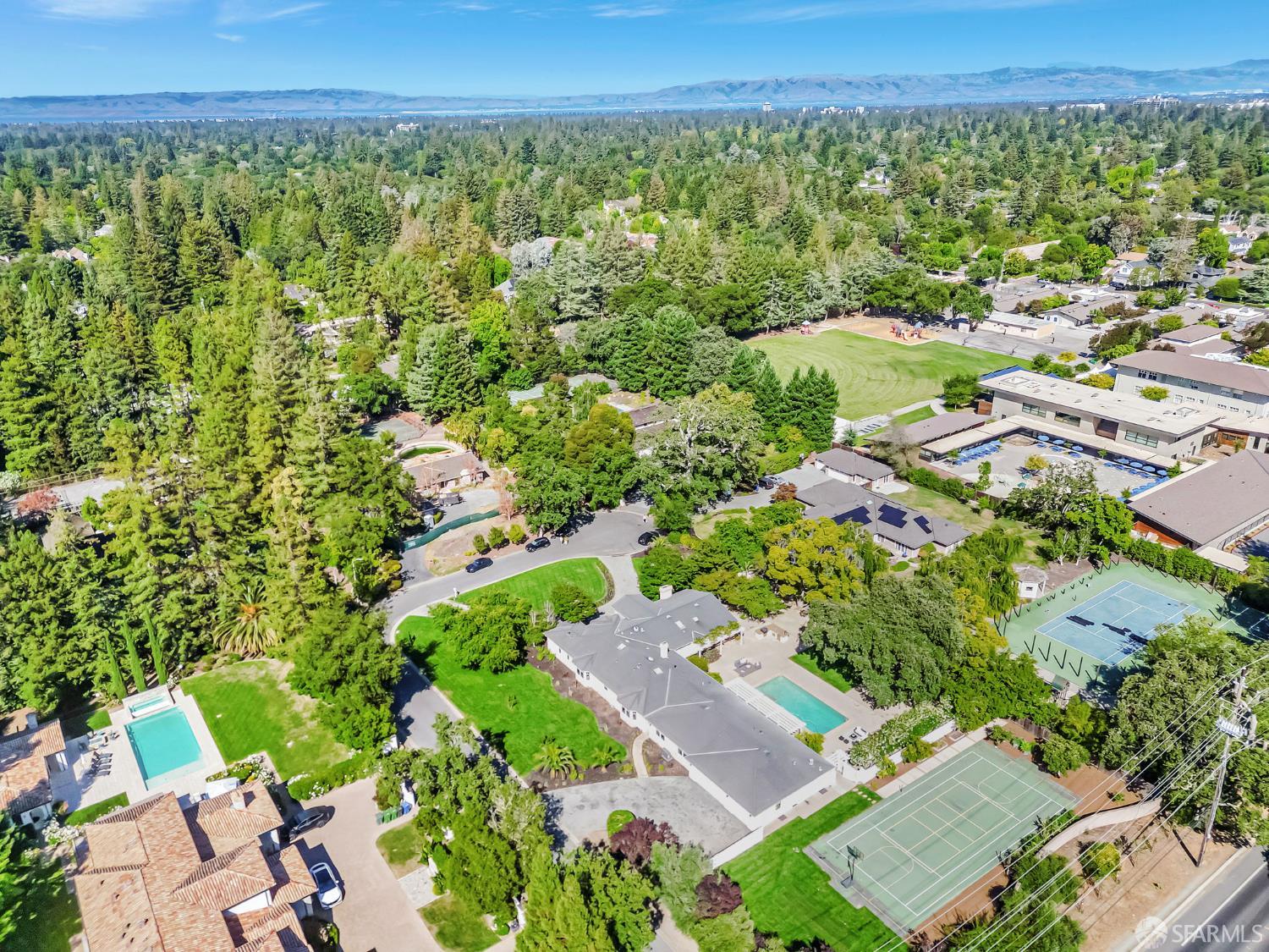 Detail Gallery Image 41 of 43 For 2 Callado Way, Atherton,  CA 94027 - 5 Beds | 4/1 Baths
