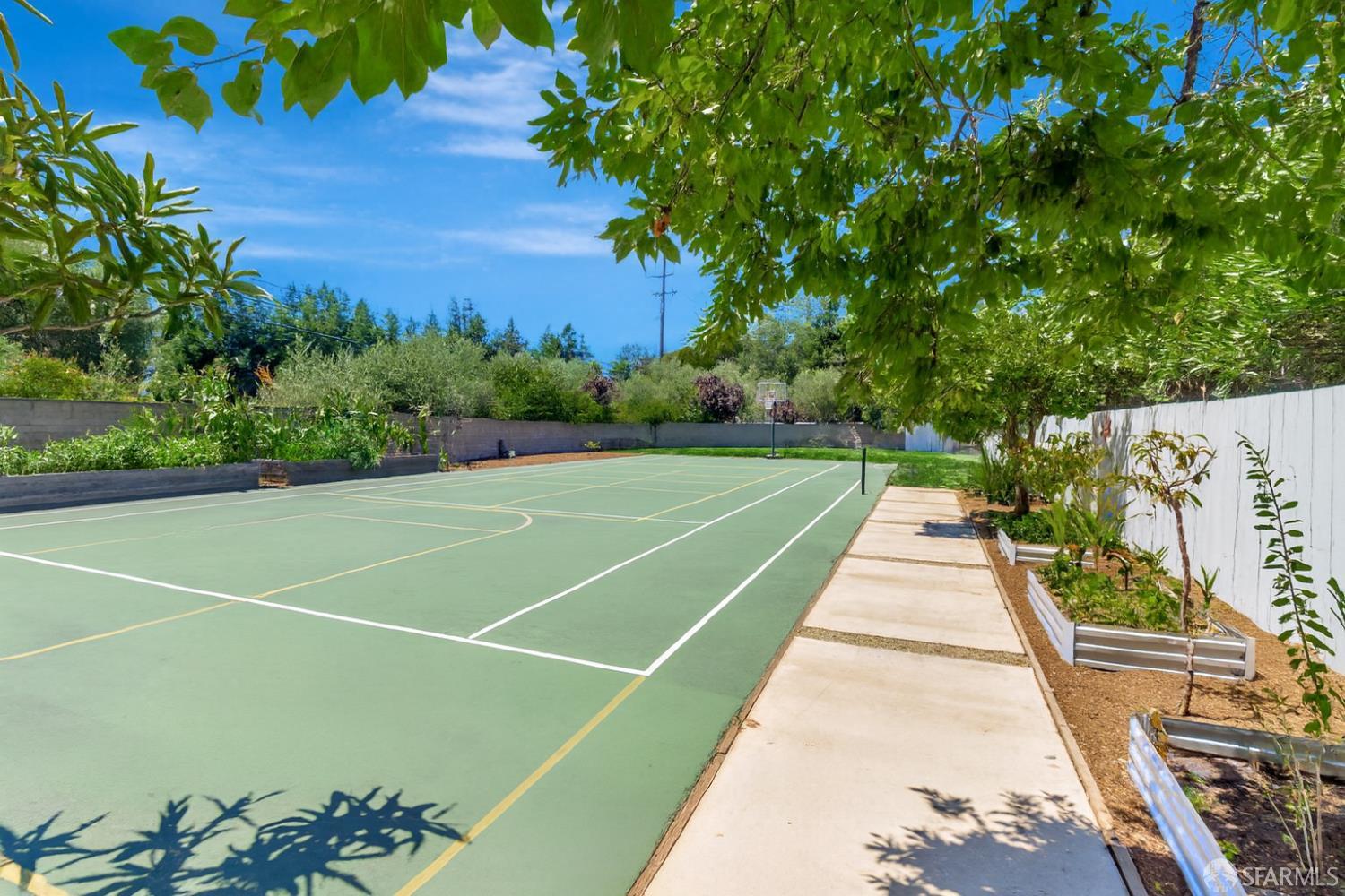 Detail Gallery Image 39 of 43 For 2 Callado Way, Atherton,  CA 94027 - 5 Beds | 4/1 Baths
