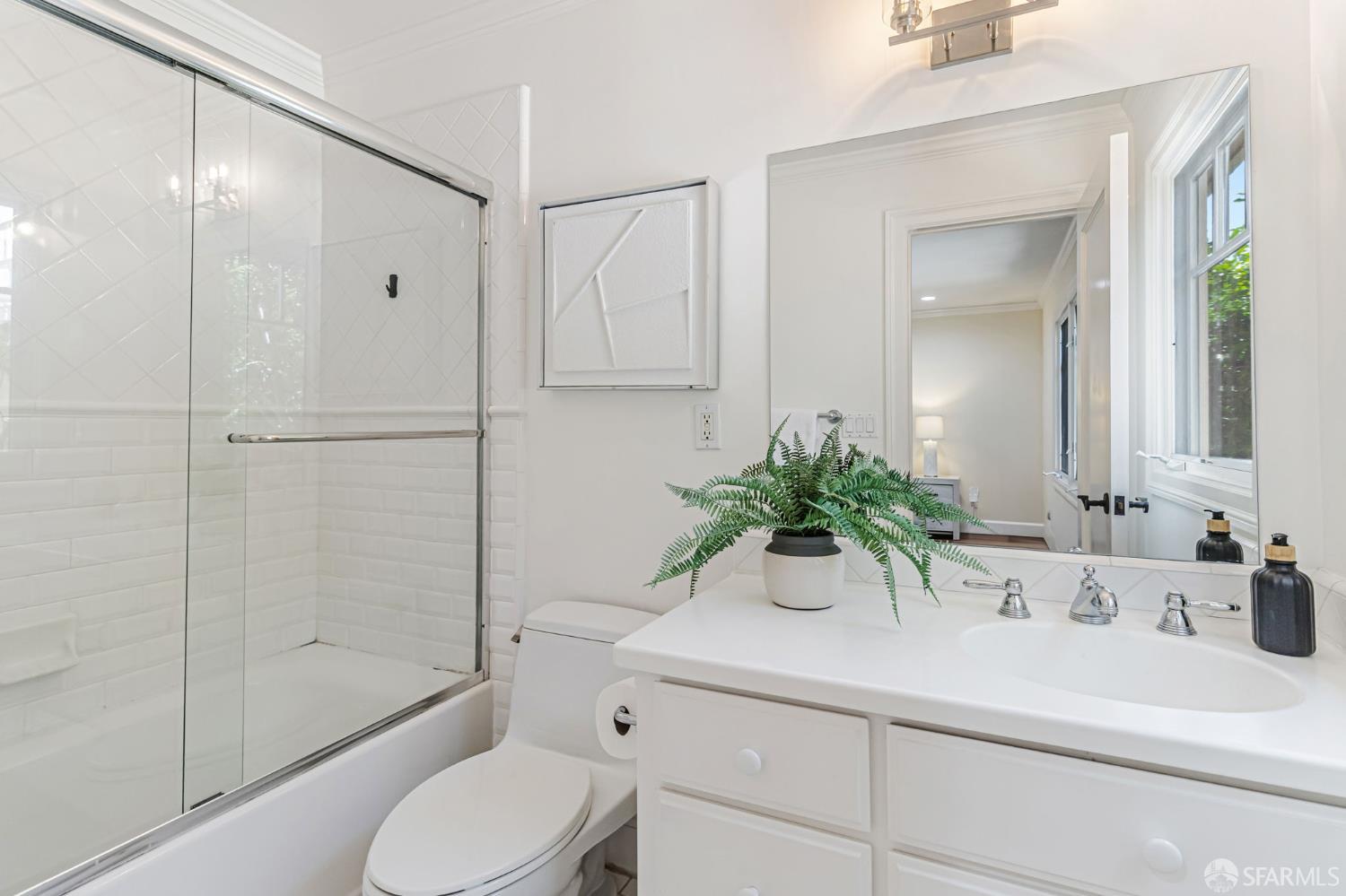 Detail Gallery Image 31 of 43 For 2 Callado Way, Atherton,  CA 94027 - 5 Beds | 4/1 Baths