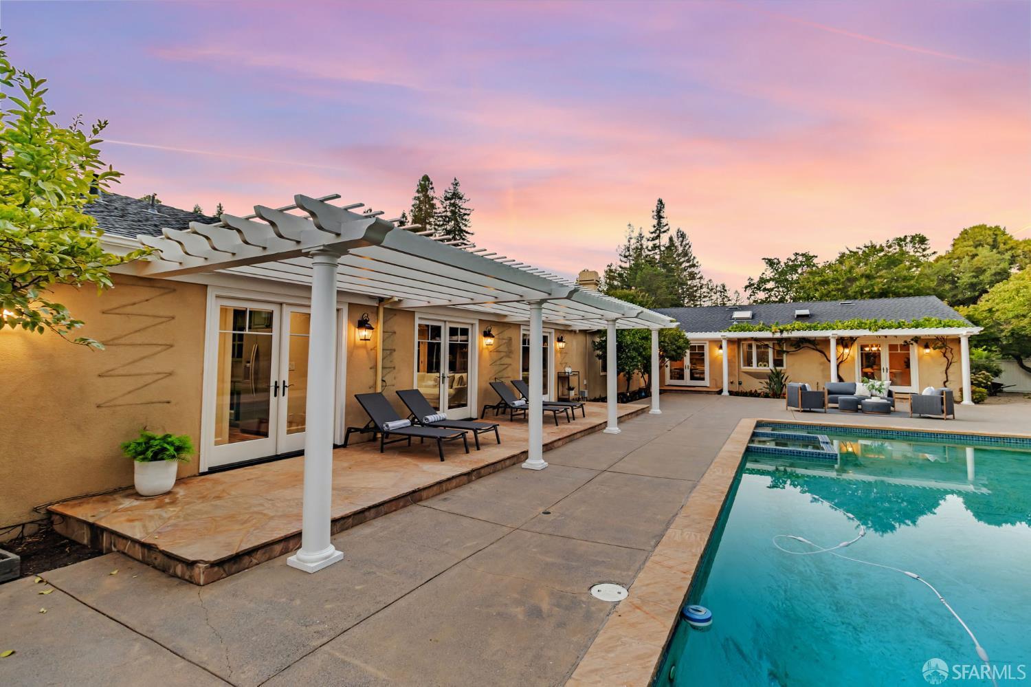 Detail Gallery Image 35 of 43 For 2 Callado Way, Atherton,  CA 94027 - 5 Beds | 4/1 Baths
