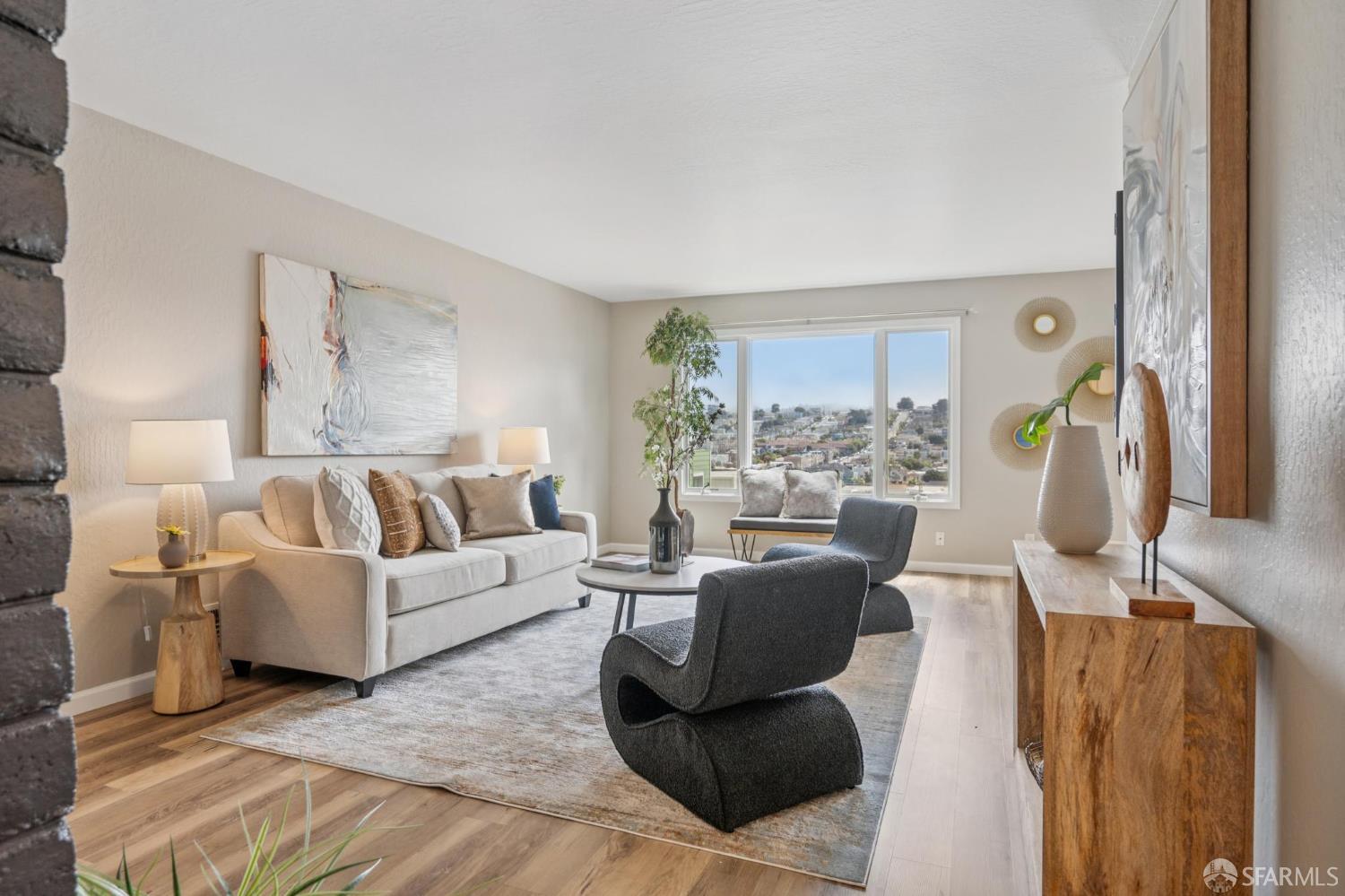 Detail Gallery Image 7 of 37 For 135 Dorado Ter, San Francisco,  CA 94112 - 3 Beds | 2 Baths