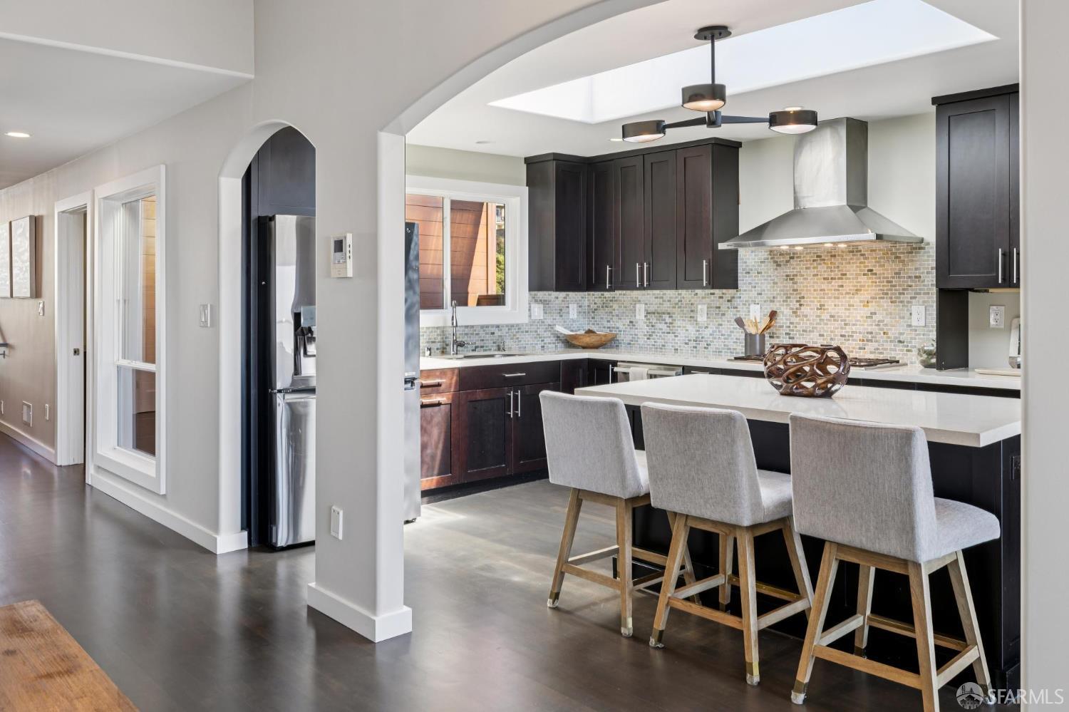 Detail Gallery Image 13 of 93 For 2123 Funston Ave, San Francisco,  CA 94116 - 4 Beds | 3/1 Baths