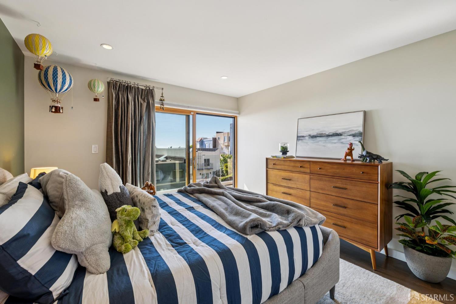 Detail Gallery Image 59 of 93 For 2123 Funston Ave, San Francisco,  CA 94116 - 4 Beds | 3/1 Baths