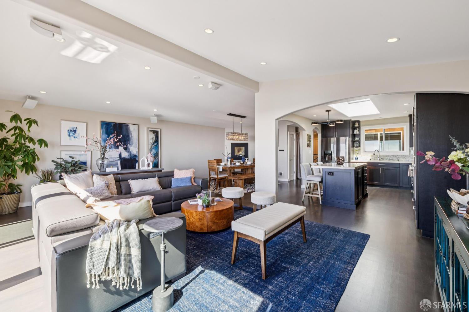 Detail Gallery Image 28 of 93 For 2123 Funston Ave, San Francisco,  CA 94116 - 4 Beds | 3/1 Baths