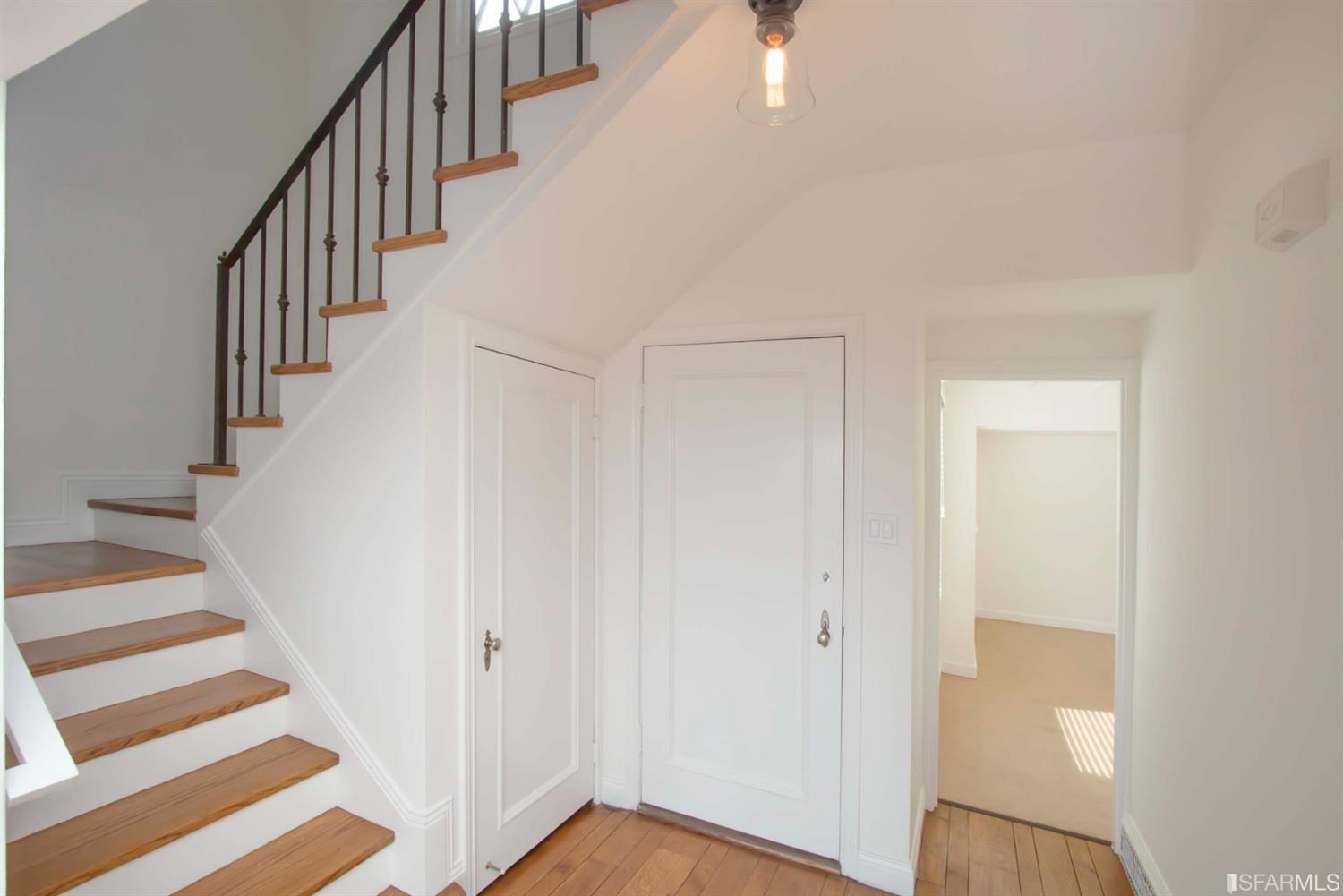 Detail Gallery Image 6 of 41 For 157 Villa Ter, San Francisco,  CA 94114 - 4 Beds | 2/1 Baths