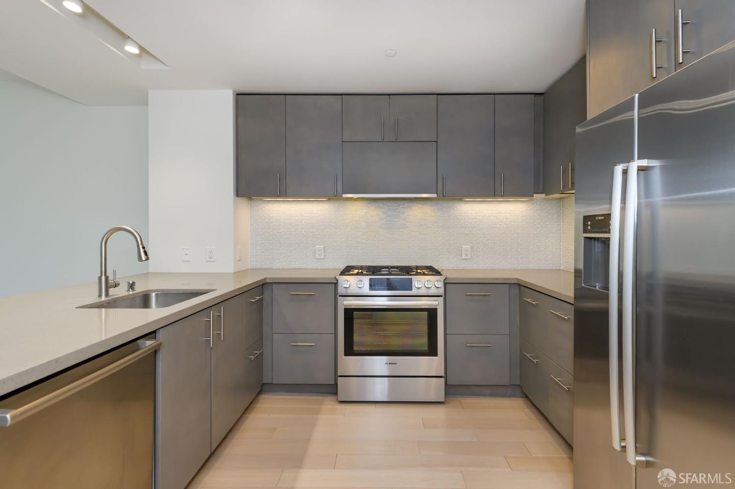 Detail Gallery Image 11 of 27 For 52 Innes Ct #308,  San Francisco,  CA 94124 - 1 Beds | 1 Baths