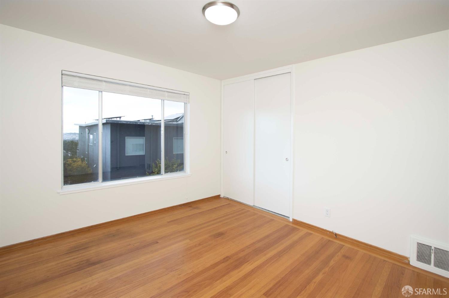 Detail Gallery Image 14 of 18 For 160 Devonshire Way, San Francisco,  CA 94131 - 3 Beds | 2 Baths