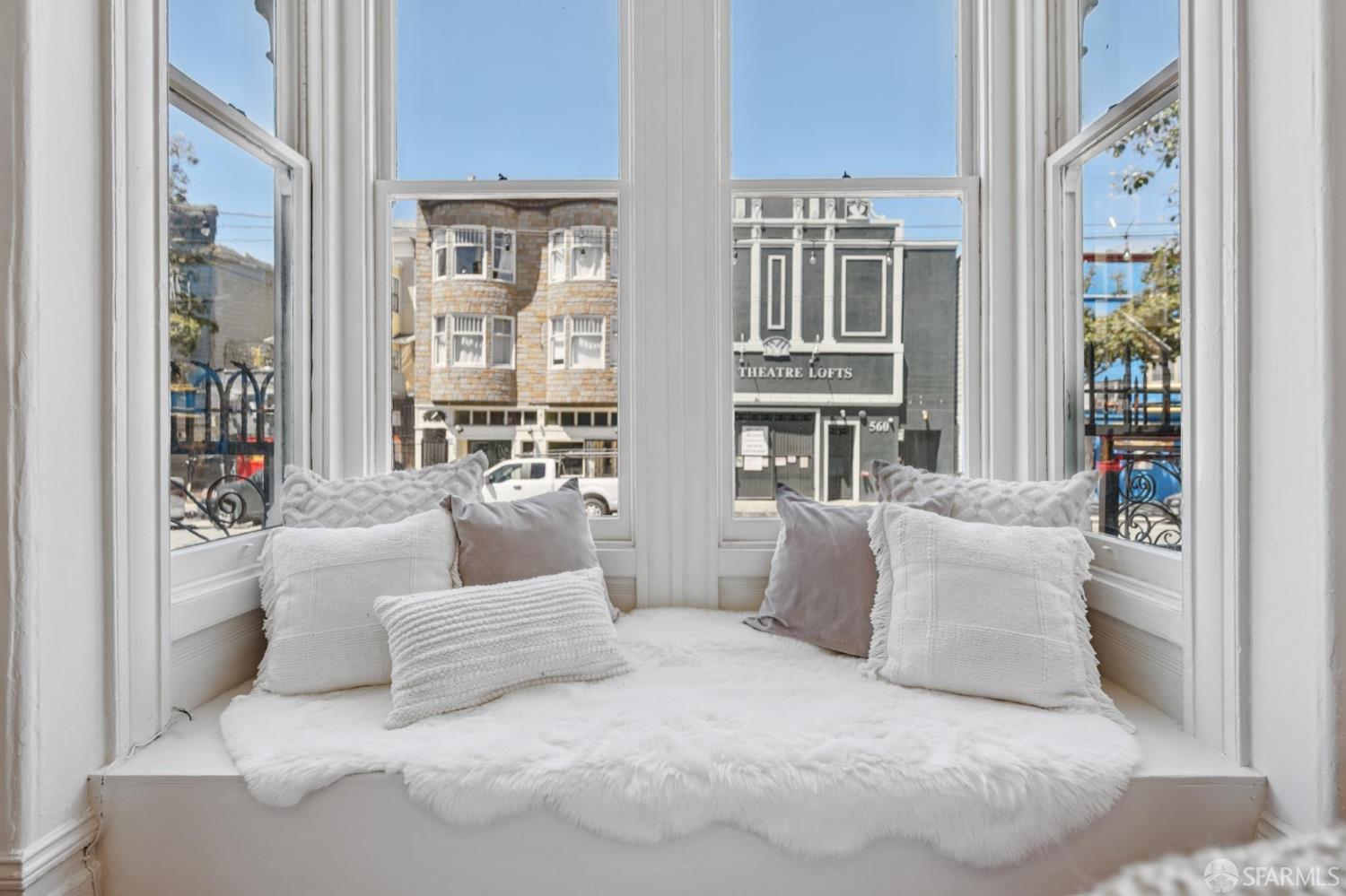 Detail Gallery Image 5 of 42 For 565 Haight St, San Francisco,  CA 94117 - 2 Beds | 1 Baths