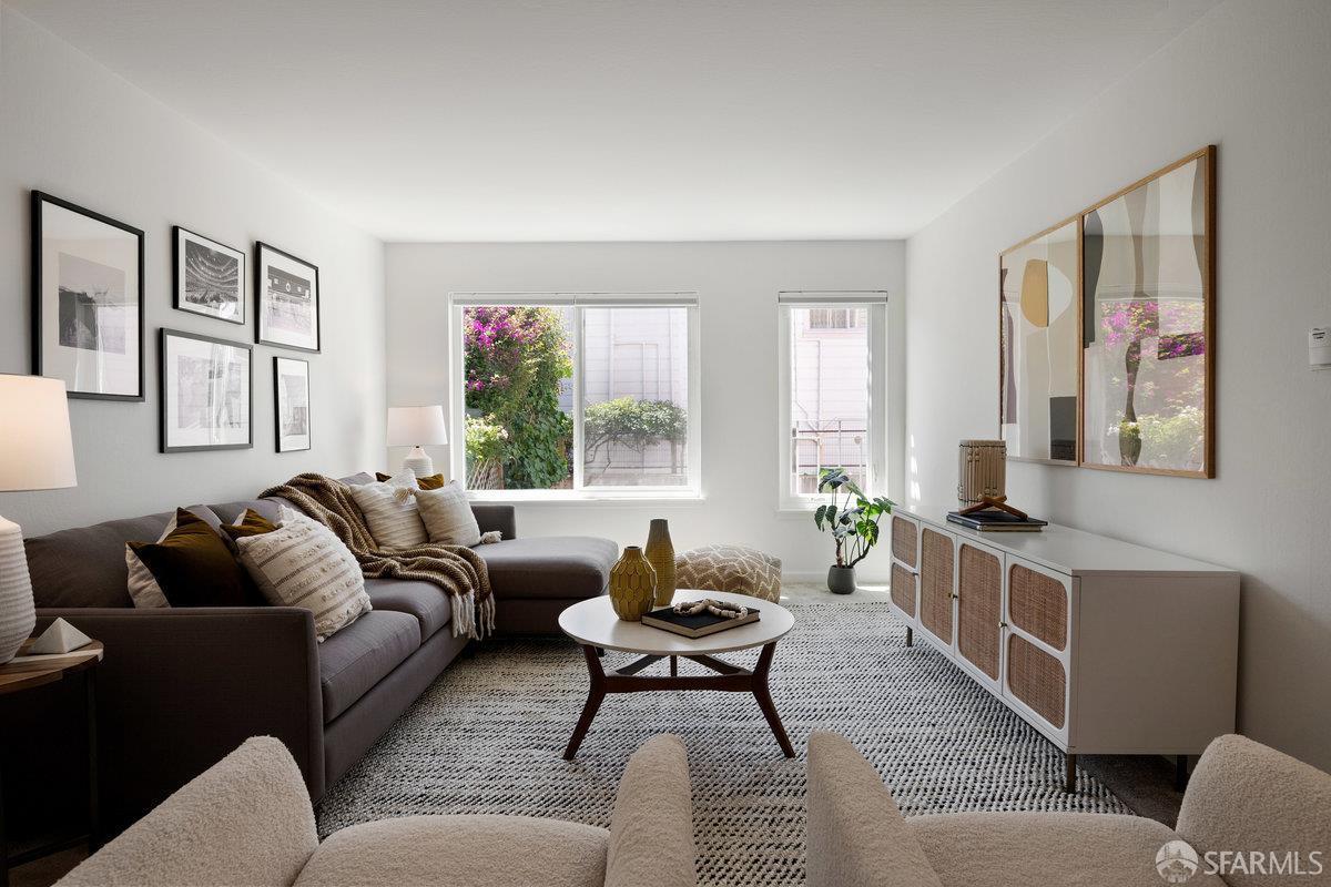 Photo #4: 425064576 Listing 