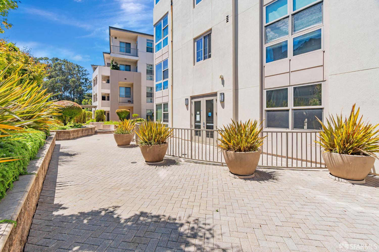 Detail Gallery Image 33 of 33 For 1488 El Camino Real #102,  South San Francisco,  CA 94080 - 1 Beds | 1 Baths