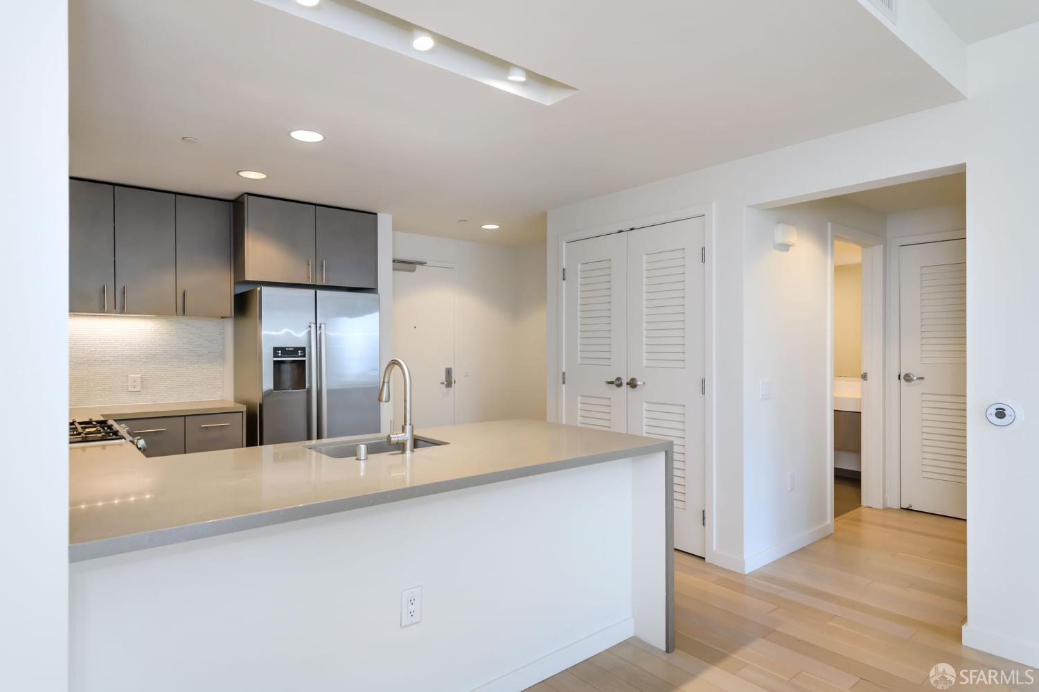 Detail Gallery Image 16 of 27 For 52 Innes Ct #308,  San Francisco,  CA 94124 - 1 Beds | 1 Baths