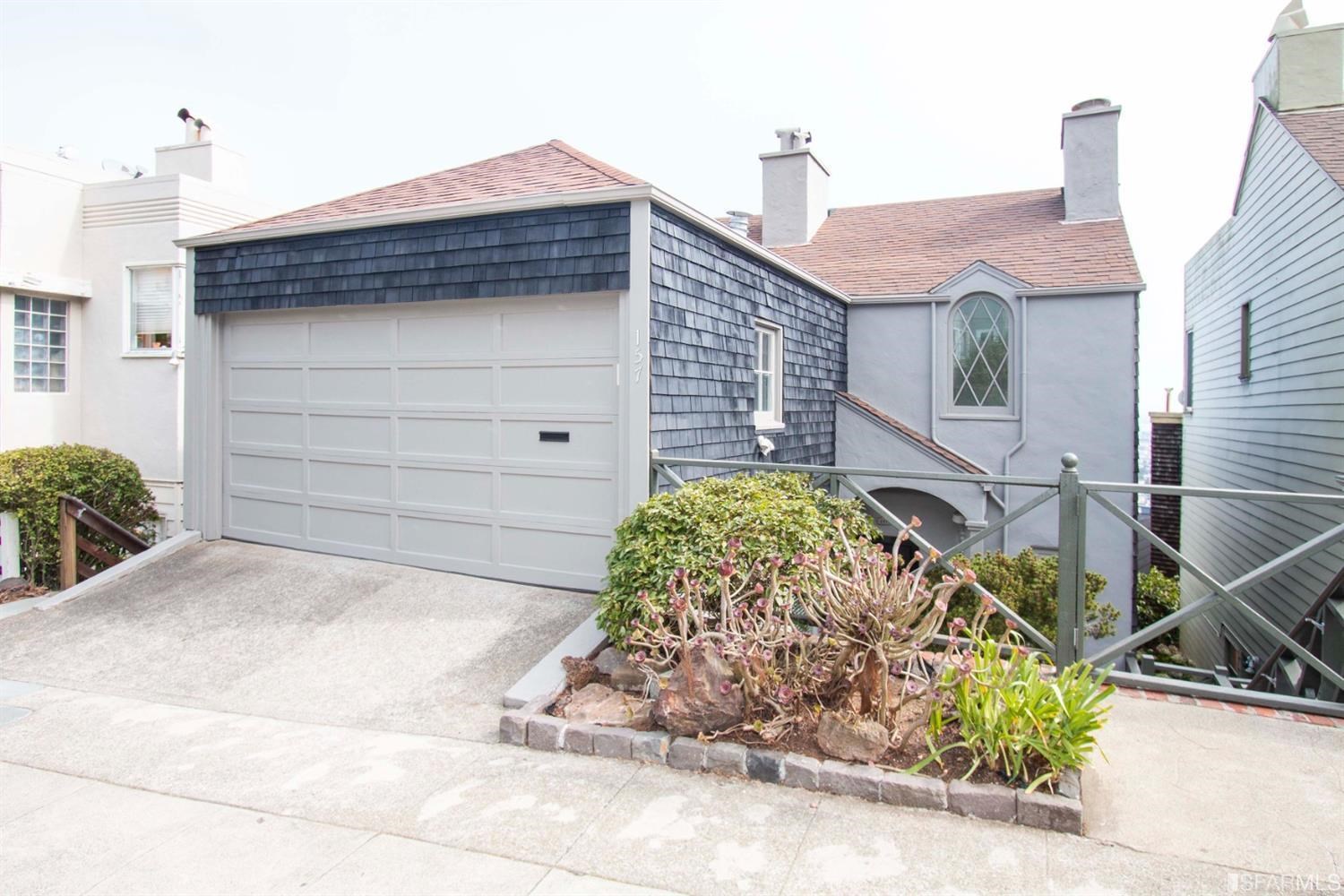Detail Gallery Image 3 of 41 For 157 Villa Ter, San Francisco,  CA 94114 - 4 Beds | 2/1 Baths