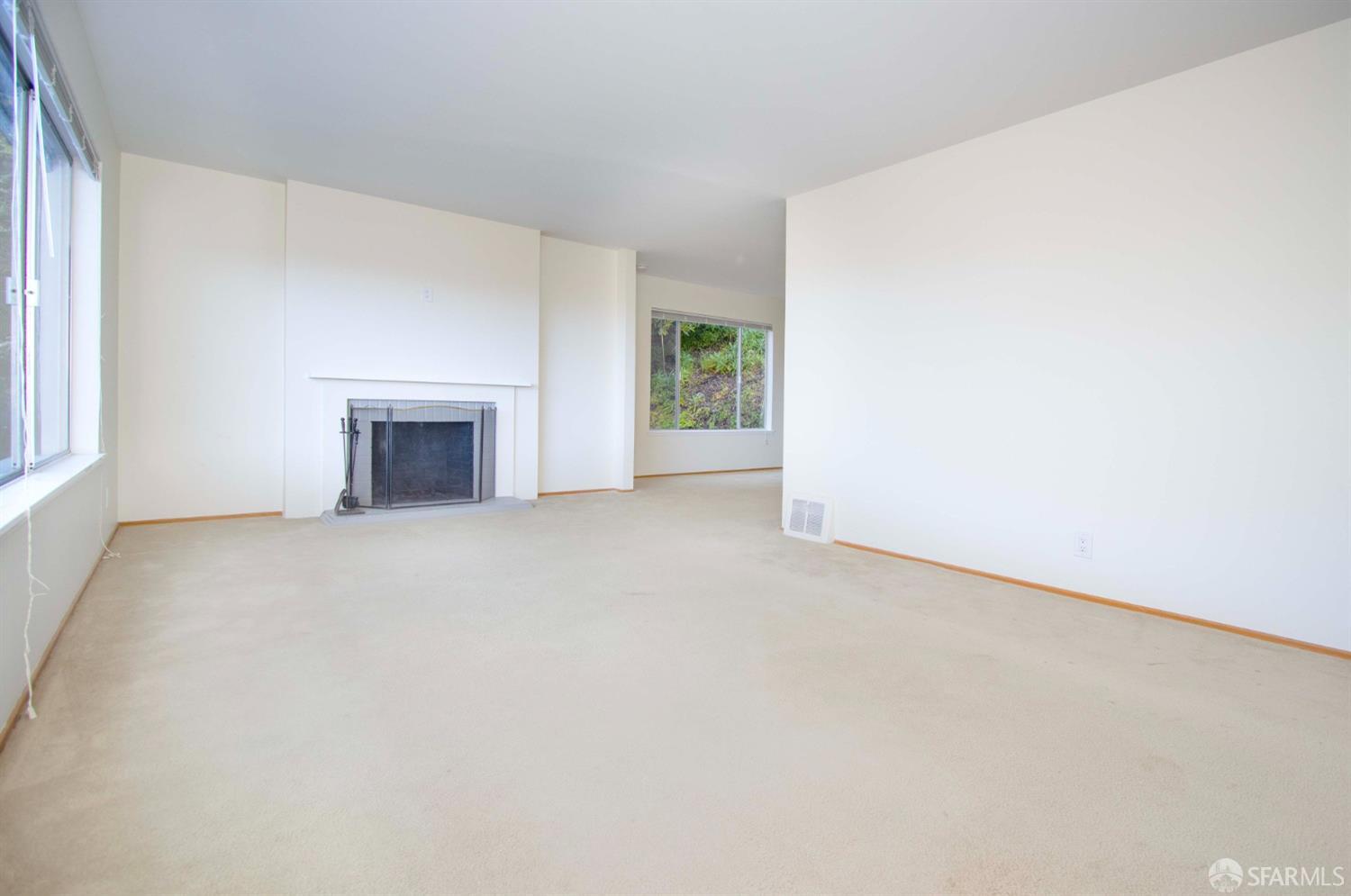Detail Gallery Image 5 of 18 For 160 Devonshire Way, San Francisco,  CA 94131 - 3 Beds | 2 Baths