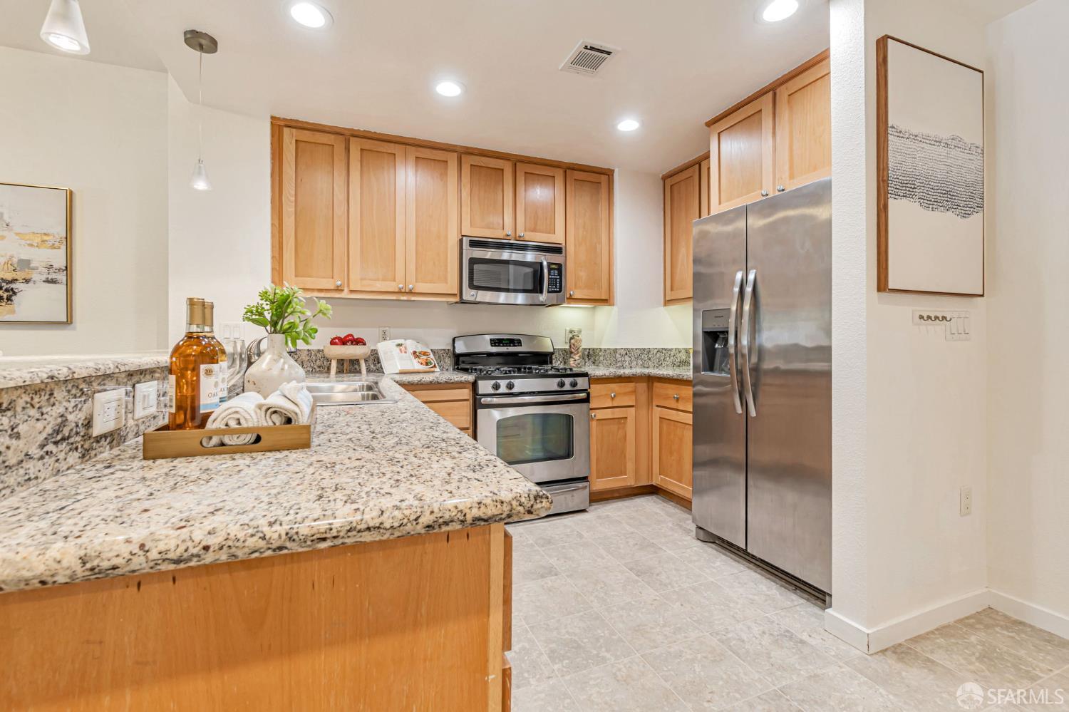 Detail Gallery Image 5 of 33 For 1488 El Camino Real #102,  South San Francisco,  CA 94080 - 1 Beds | 1 Baths
