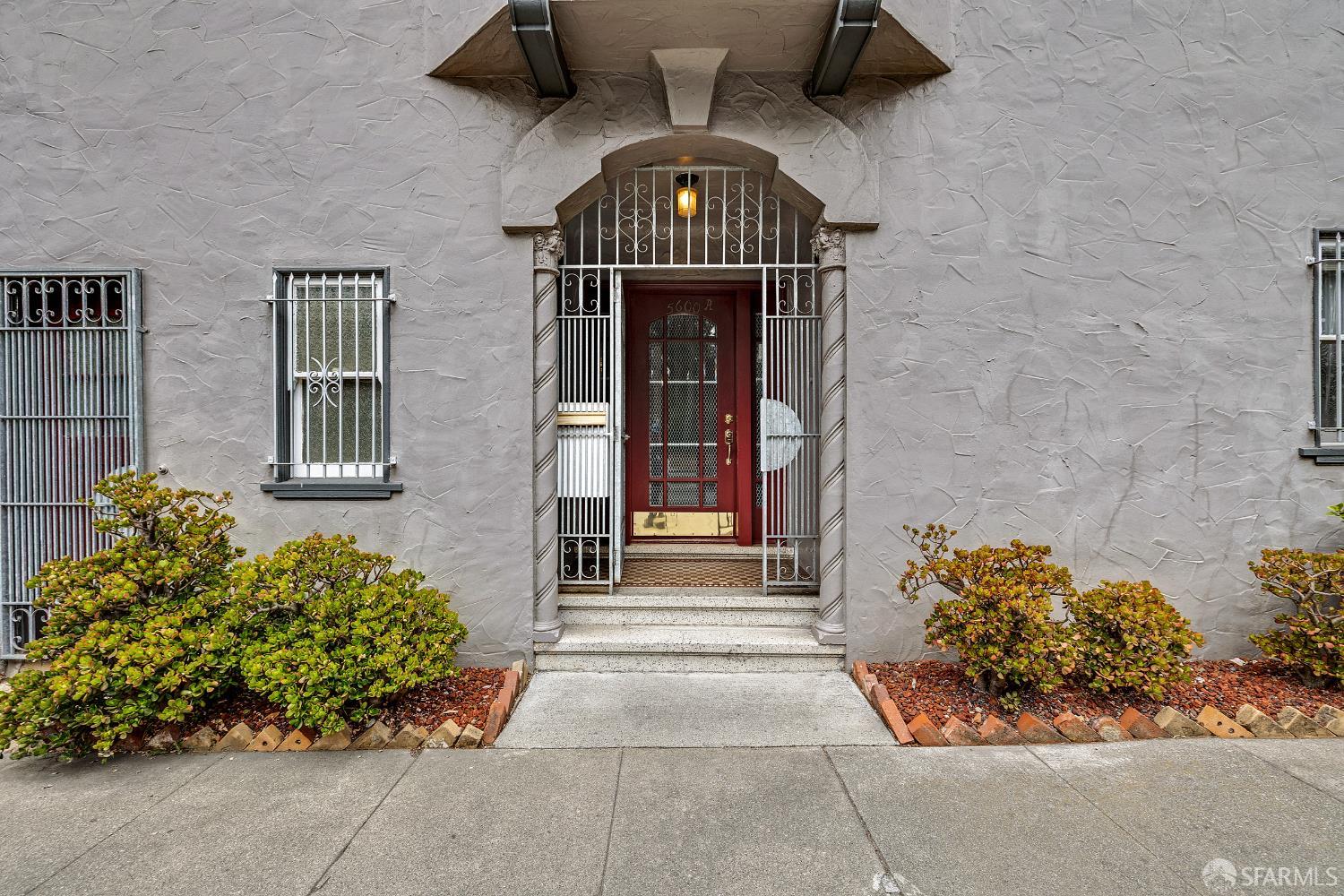 Detail Gallery Image 7 of 45 For 5600 Fulton St, San Francisco,  CA 94121 - 5 Beds | 3/1 Baths