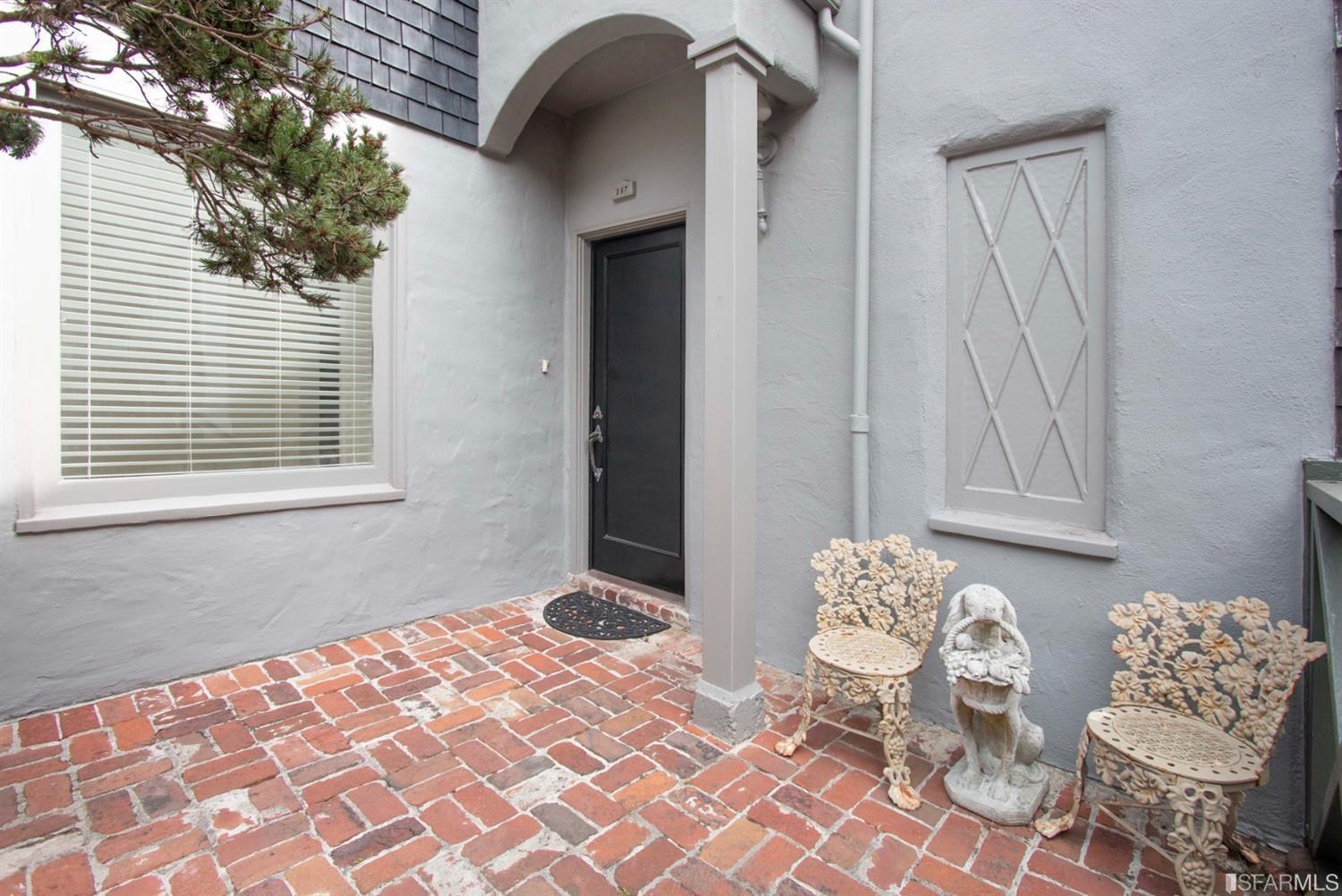 Detail Gallery Image 5 of 41 For 157 Villa Ter, San Francisco,  CA 94114 - 4 Beds | 2/1 Baths