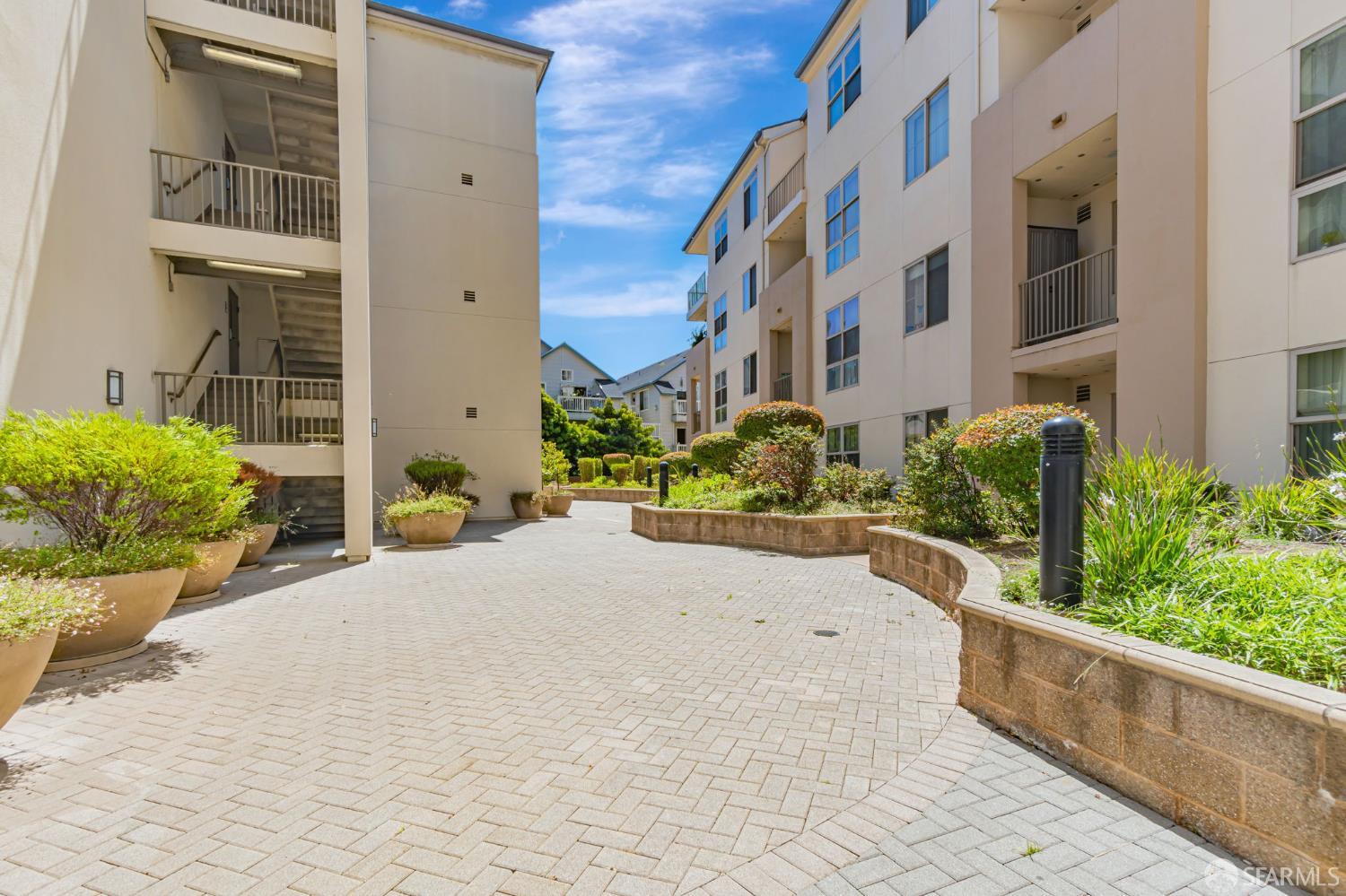 Detail Gallery Image 28 of 33 For 1488 El Camino Real #102,  South San Francisco,  CA 94080 - 1 Beds | 1 Baths