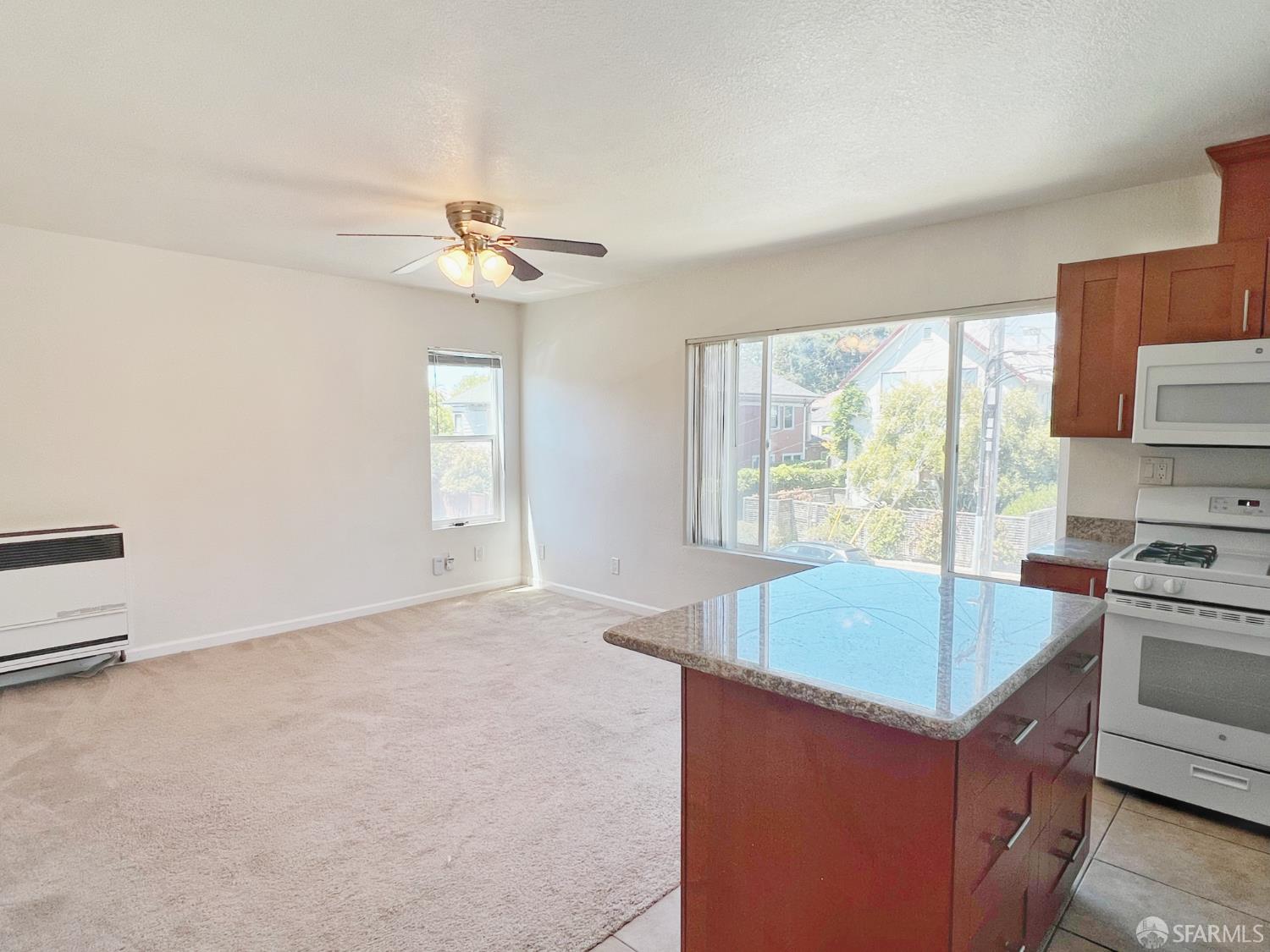 Detail Gallery Image 3 of 7 For 1912 Berkeley Way, Berkeley,  CA 94704 - 2 Beds | 1 Baths