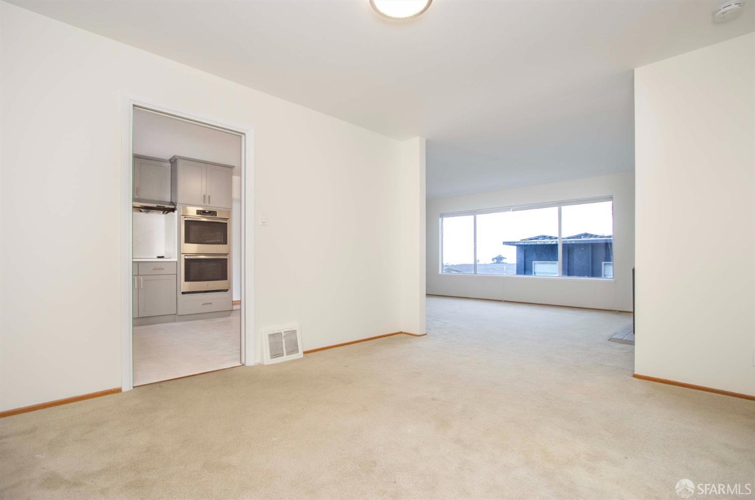 Detail Gallery Image 9 of 18 For 160 Devonshire Way, San Francisco,  CA 94131 - 3 Beds | 2 Baths