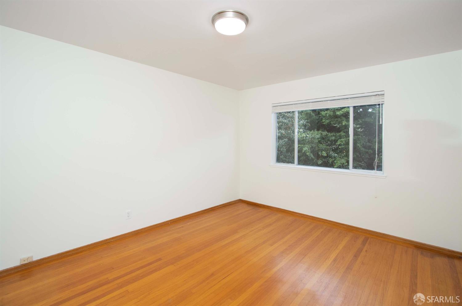 Detail Gallery Image 12 of 18 For 160 Devonshire Way, San Francisco,  CA 94131 - 3 Beds | 2 Baths