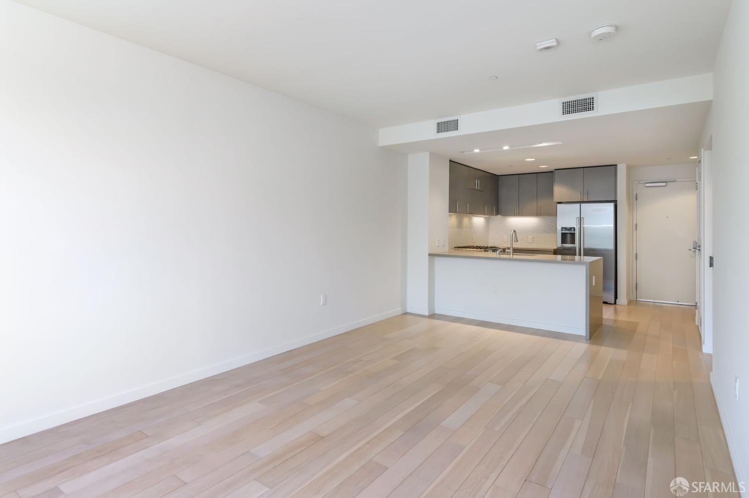 Detail Gallery Image 8 of 27 For 52 Innes Ct #308,  San Francisco,  CA 94124 - 1 Beds | 1 Baths