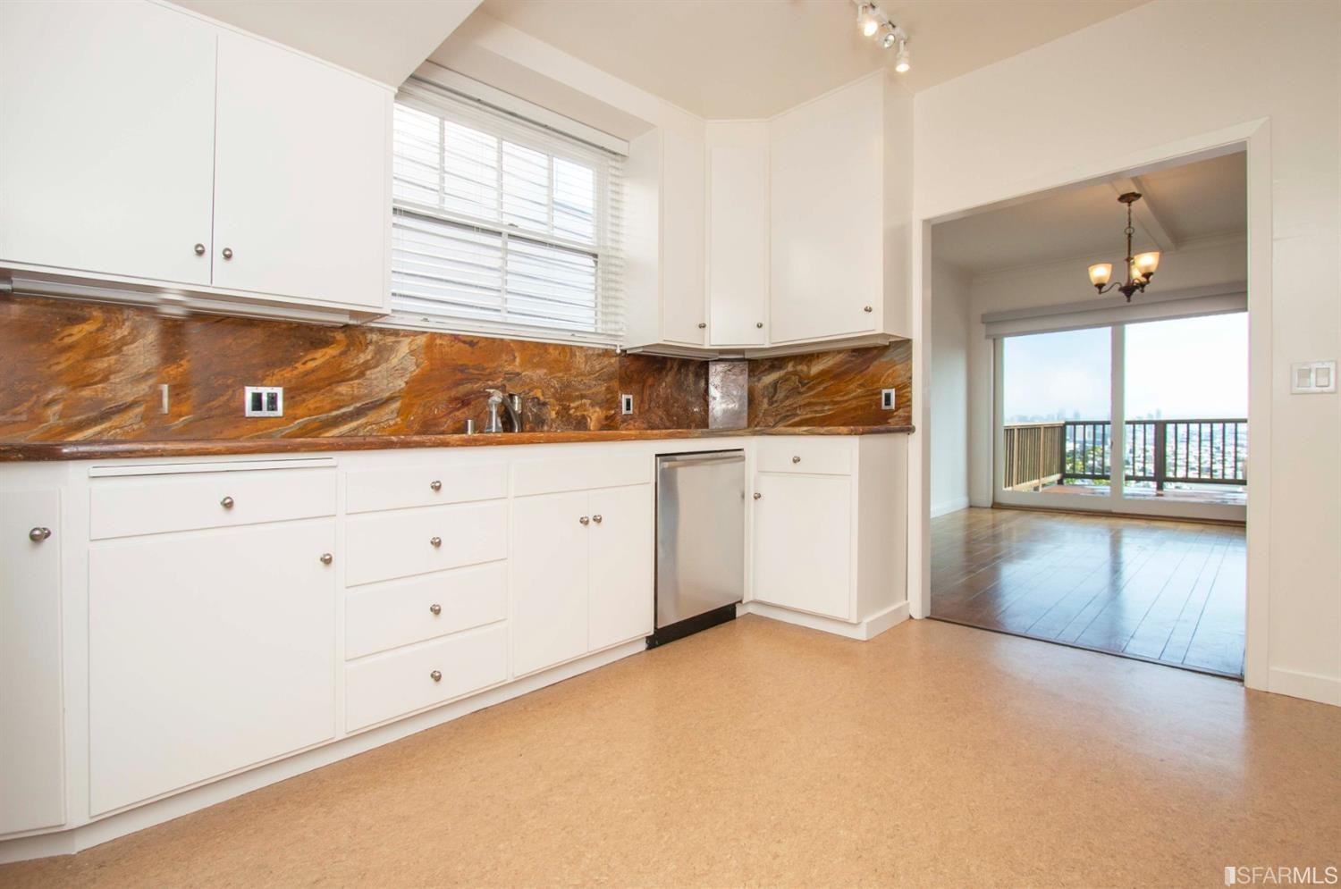 Detail Gallery Image 14 of 41 For 157 Villa Ter, San Francisco,  CA 94114 - 4 Beds | 2/1 Baths