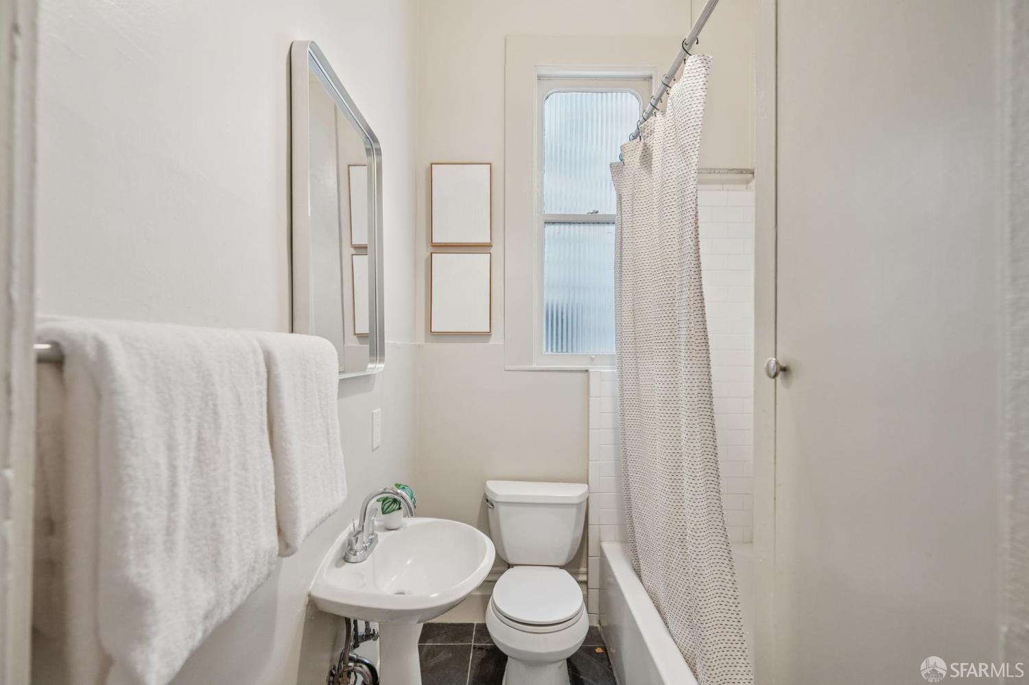 Detail Gallery Image 39 of 42 For 565 Haight St, San Francisco,  CA 94117 - 2 Beds | 1 Baths