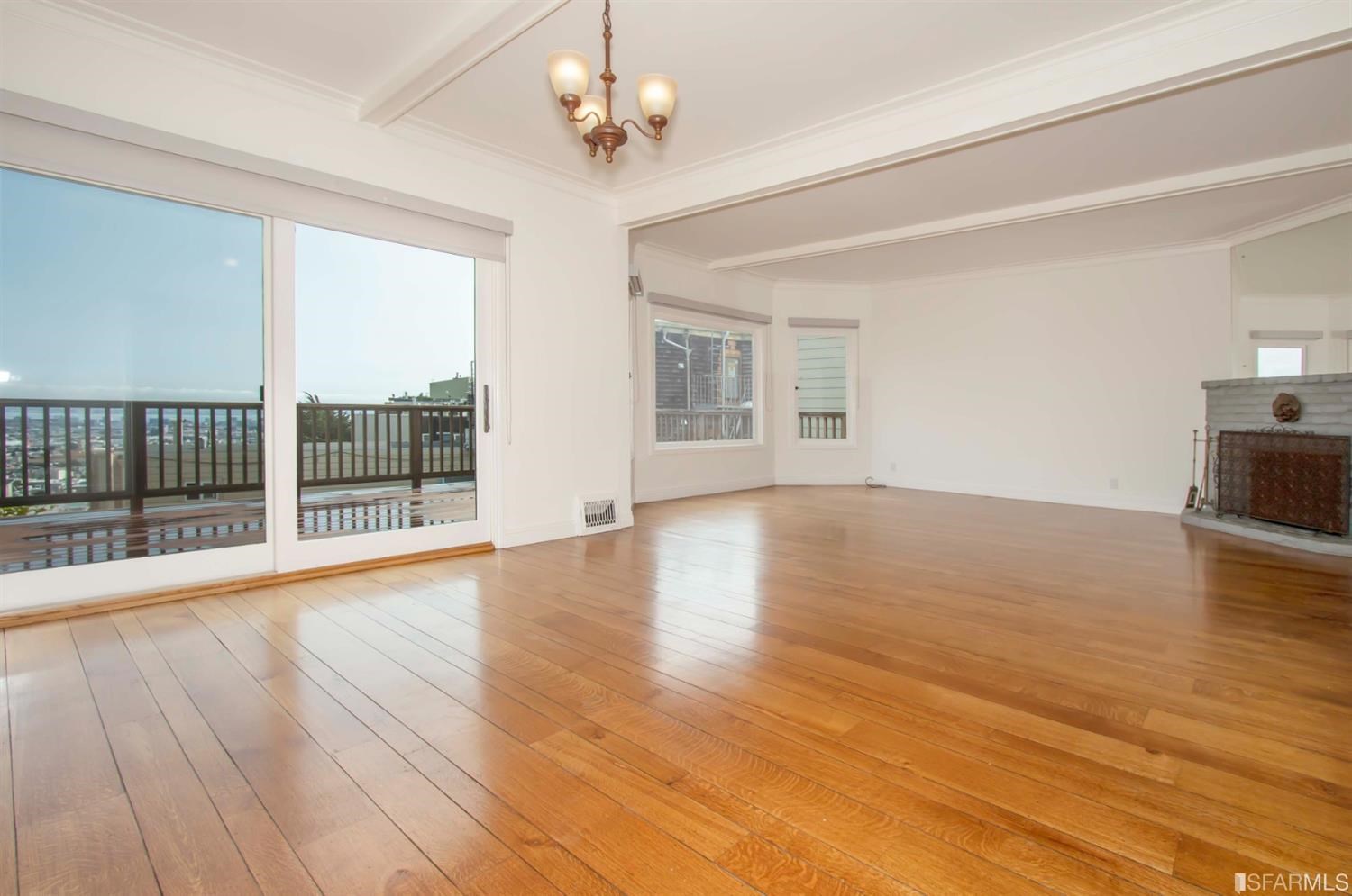 Detail Gallery Image 10 of 41 For 157 Villa Ter, San Francisco,  CA 94114 - 4 Beds | 2/1 Baths
