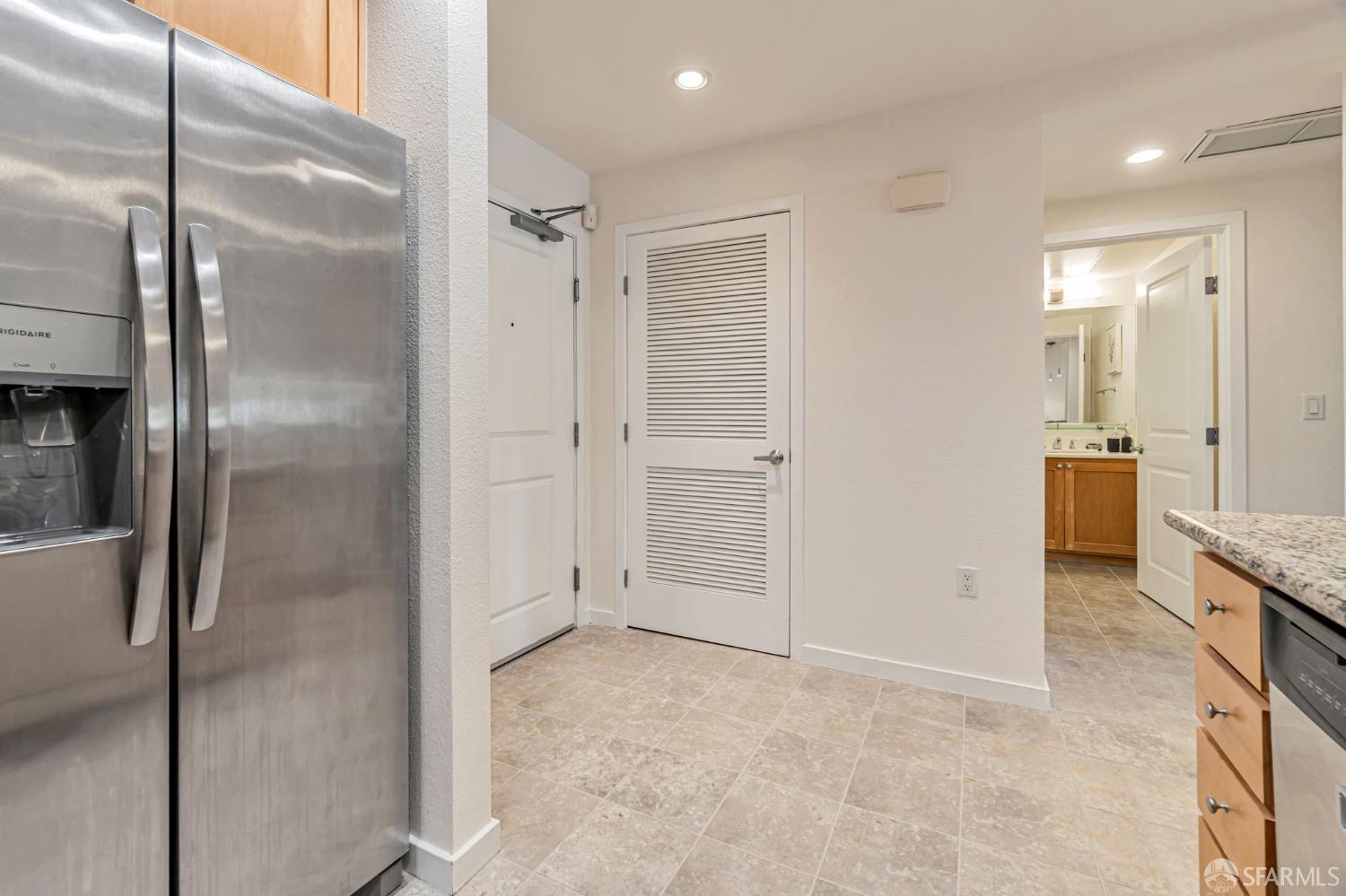 Detail Gallery Image 9 of 33 For 1488 El Camino Real #102,  South San Francisco,  CA 94080 - 1 Beds | 1 Baths