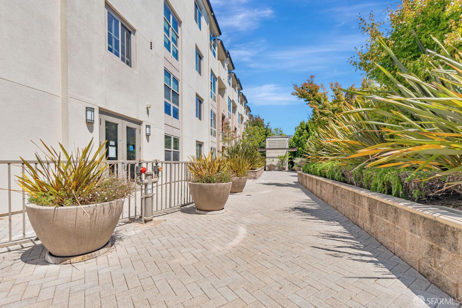 Detail Gallery Image 29 of 33 For 1488 El Camino Real #102,  South San Francisco,  CA 94080 - 1 Beds | 1 Baths