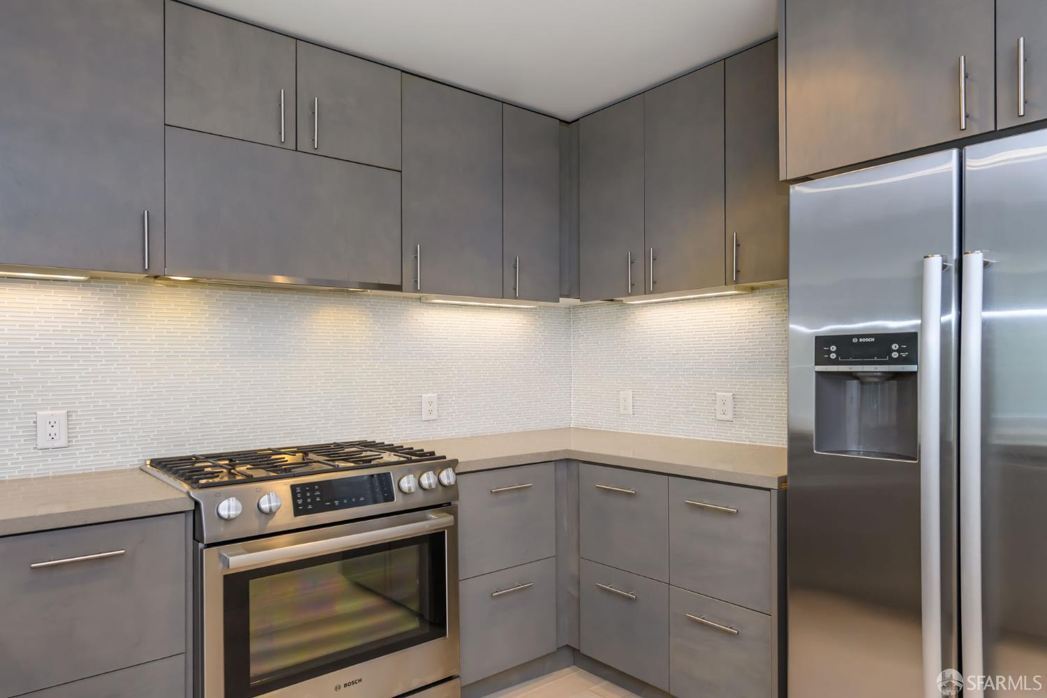 Detail Gallery Image 12 of 27 For 52 Innes Ct #308,  San Francisco,  CA 94124 - 1 Beds | 1 Baths