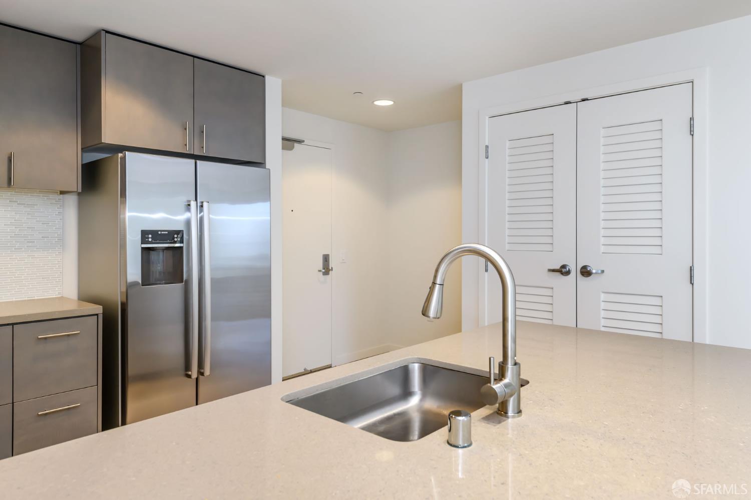Detail Gallery Image 14 of 27 For 52 Innes Ct #308,  San Francisco,  CA 94124 - 1 Beds | 1 Baths