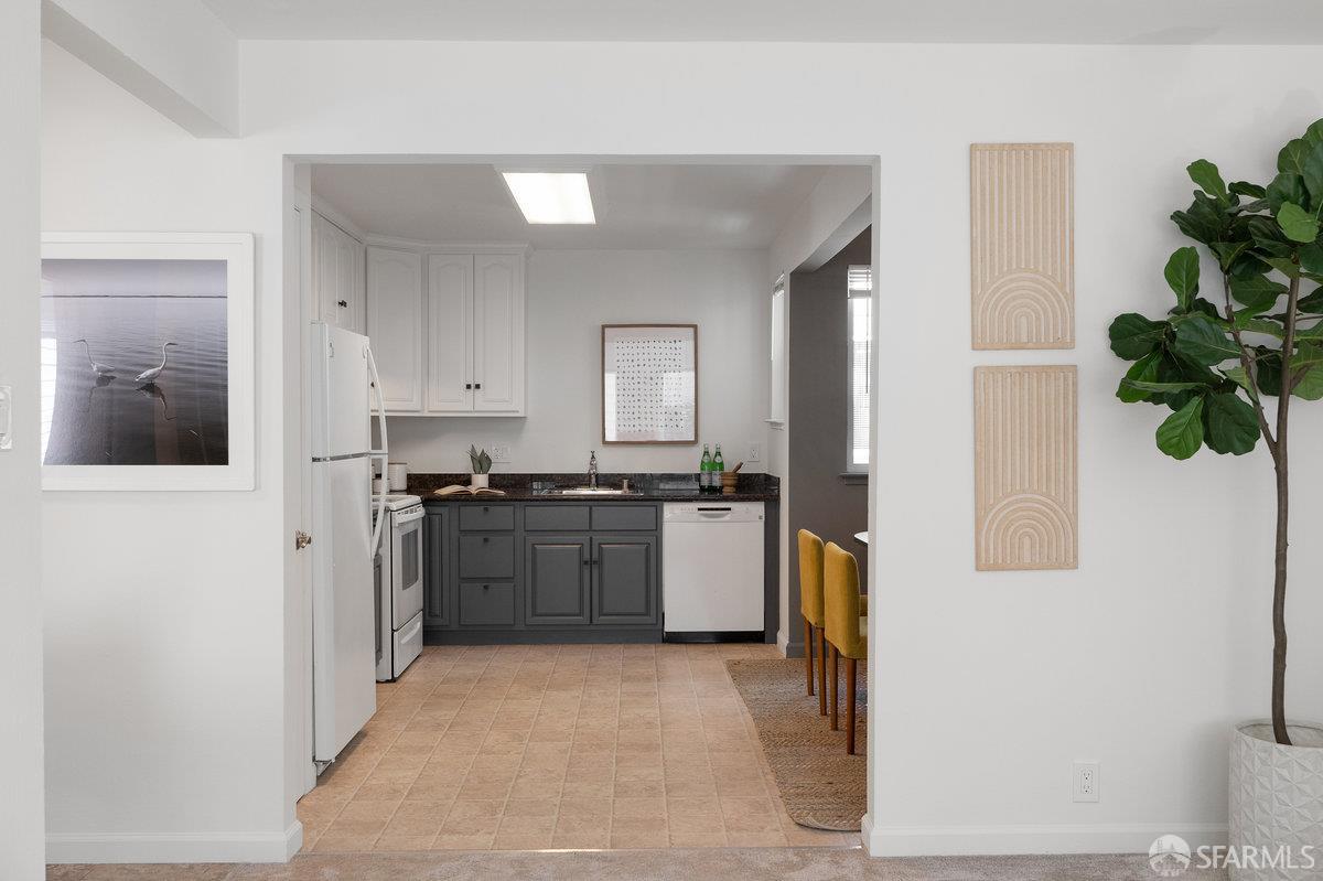 Detail Gallery Image 8 of 18 For 1604 Church St #2,  San Francisco,  CA 94131 - 2 Beds | 1 Baths