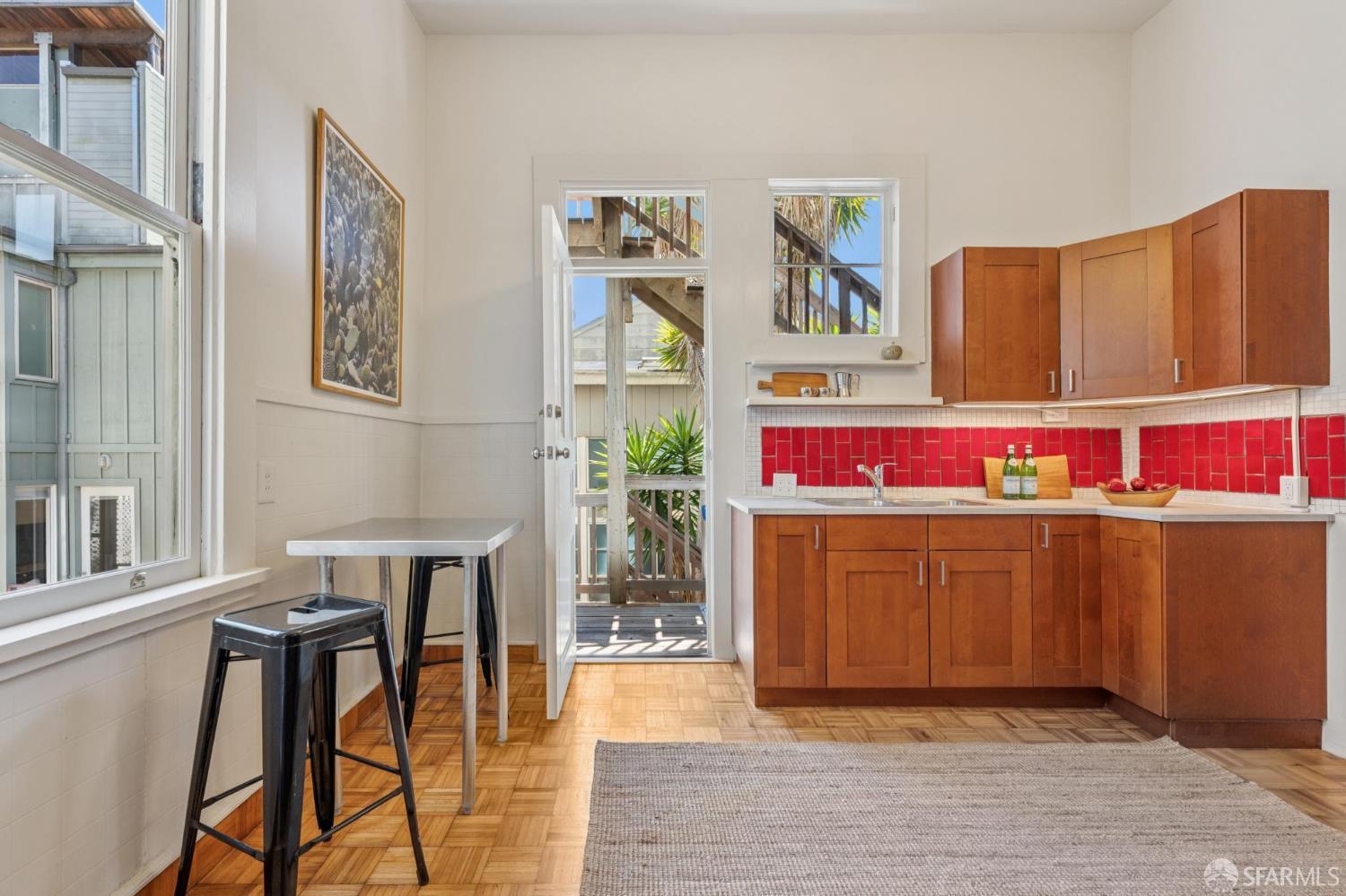 Detail Gallery Image 24 of 42 For 565 Haight St, San Francisco,  CA 94117 - 2 Beds | 1 Baths