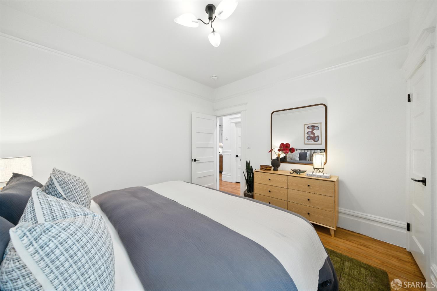 Detail Gallery Image 7 of 30 For 125 Ord St, San Francisco,  CA 94114 - 2 Beds | 1 Baths