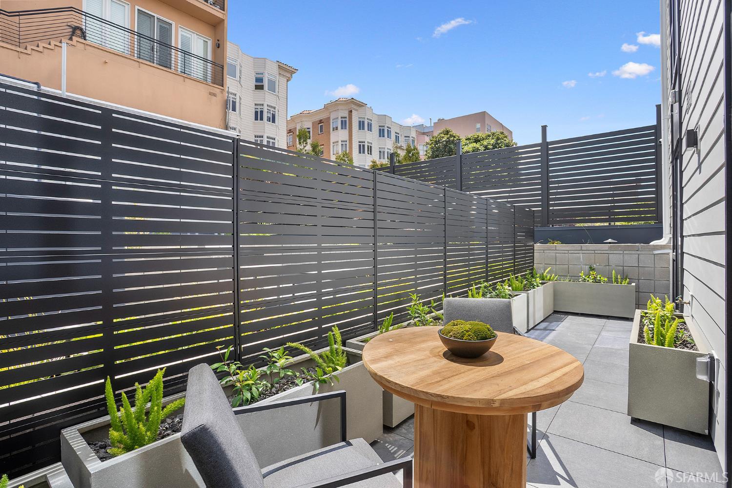 Detail Gallery Image 10 of 31 For 915 North Point St #206,  San Francisco,  CA 94109 - 3 Beds | 2 Baths