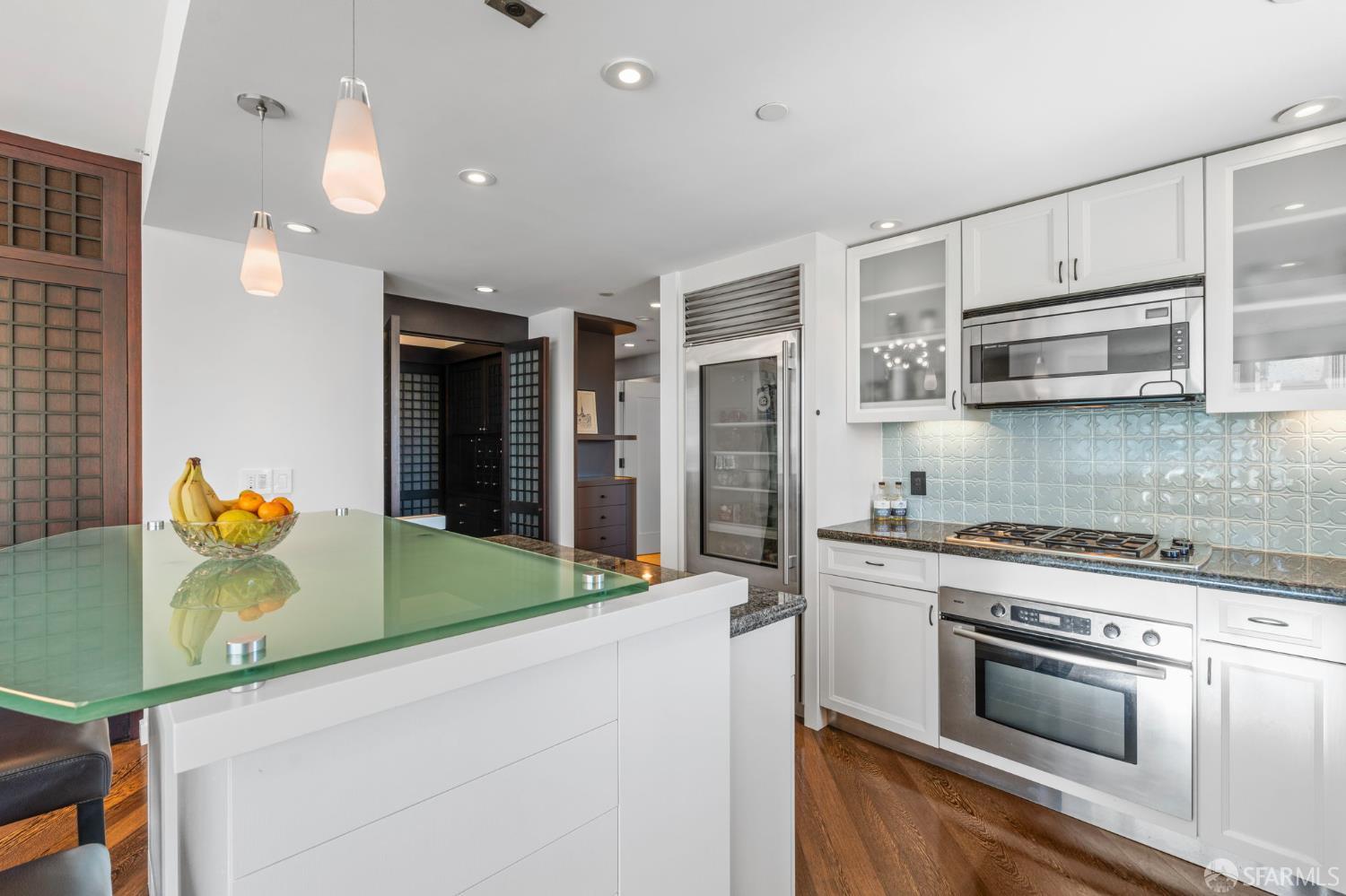 Photo #10: 425064635 Listing: Photo #10