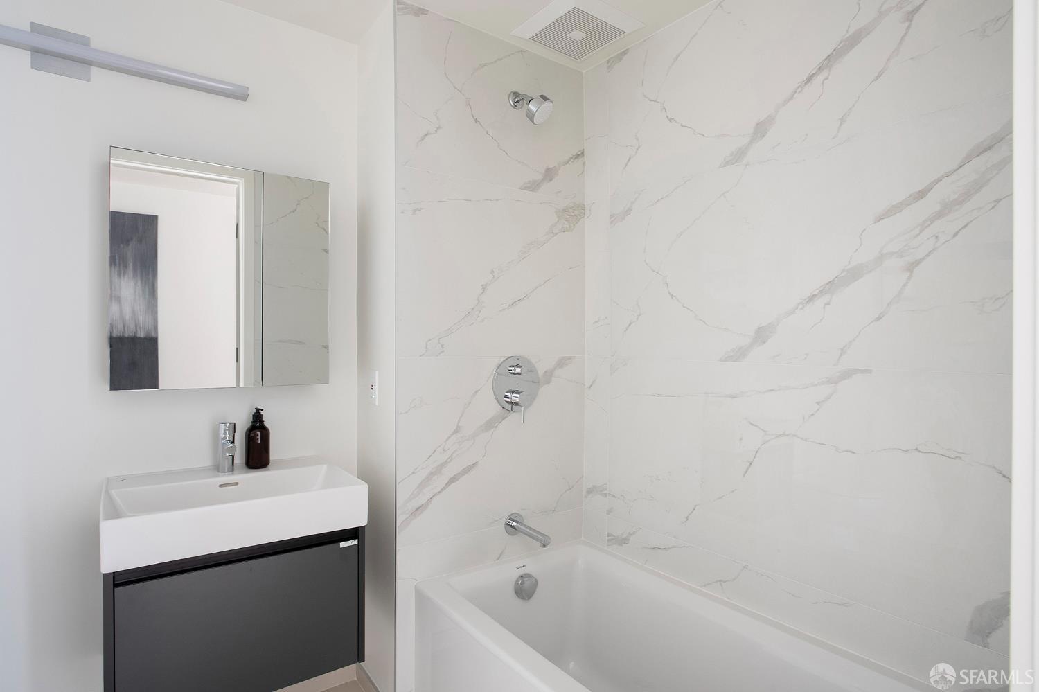 Detail Gallery Image 16 of 31 For 915 North Point St #206,  San Francisco,  CA 94109 - 3 Beds | 2 Baths