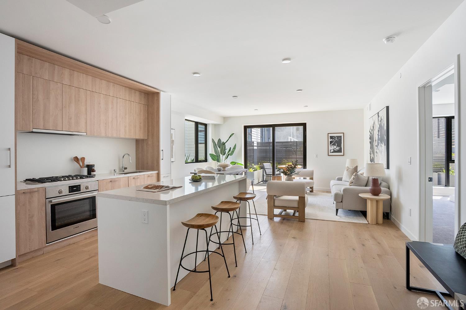 Detail Gallery Image 4 of 31 For 915 North Point St #206,  San Francisco,  CA 94109 - 3 Beds | 2 Baths