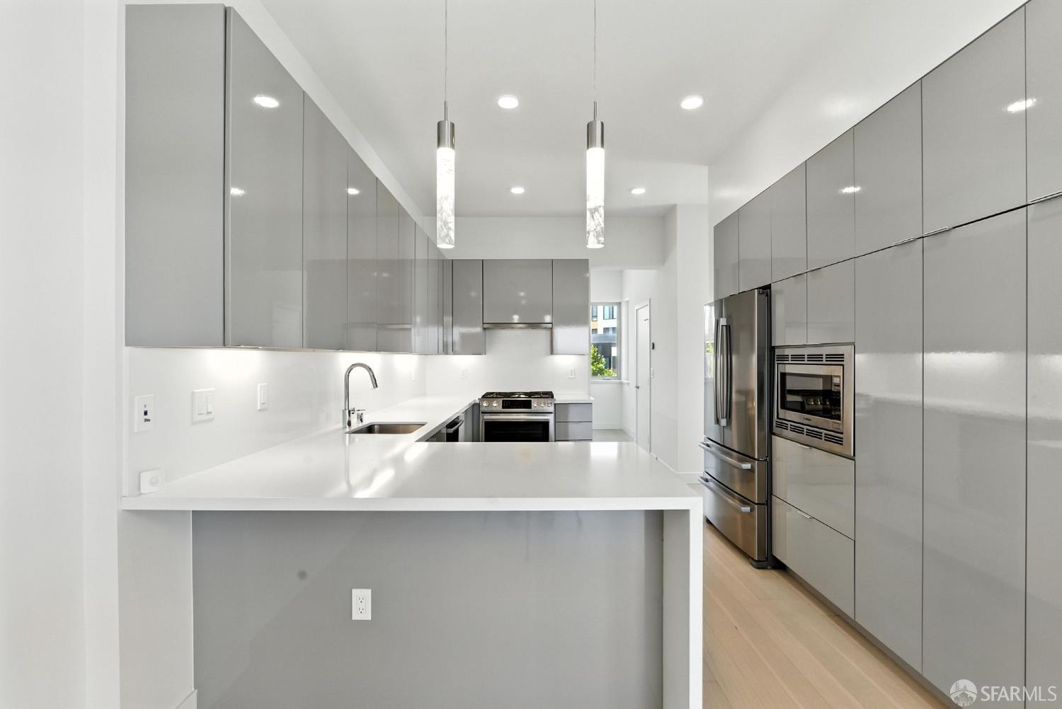 Detail Gallery Image 11 of 83 For 29 Kirkwood Ave, San Francisco,  CA 94124 - 3 Beds | 2/1 Baths
