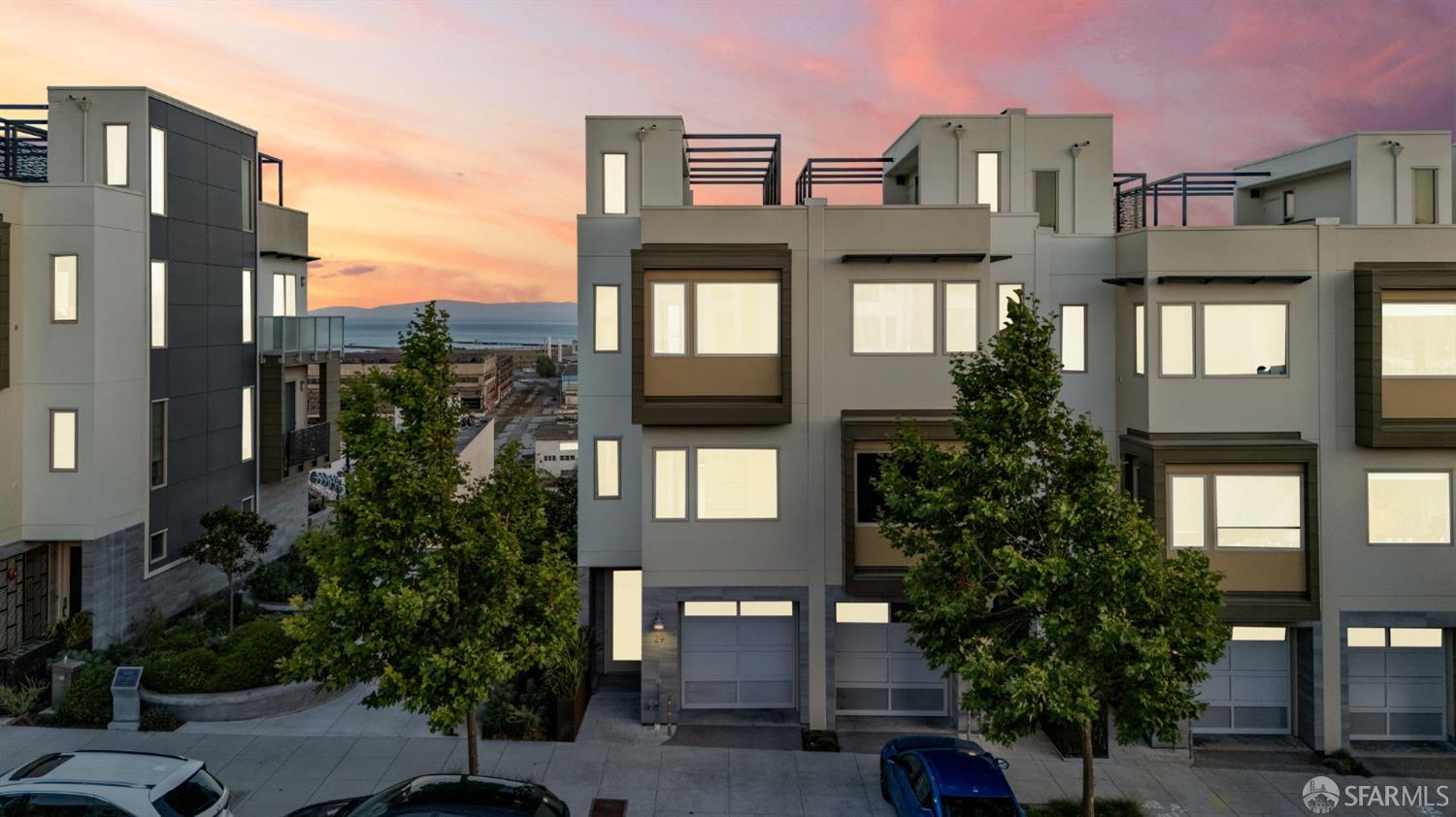 Detail Gallery Image 3 of 83 For 29 Kirkwood Ave, San Francisco,  CA 94124 - 3 Beds | 2/1 Baths