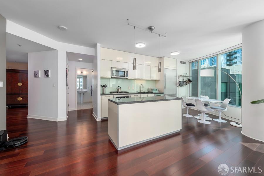 Detail Gallery Image 6 of 36 For 338 Spear St 10h,  San Francisco,  CA 94105 - 2 Beds | 2 Baths