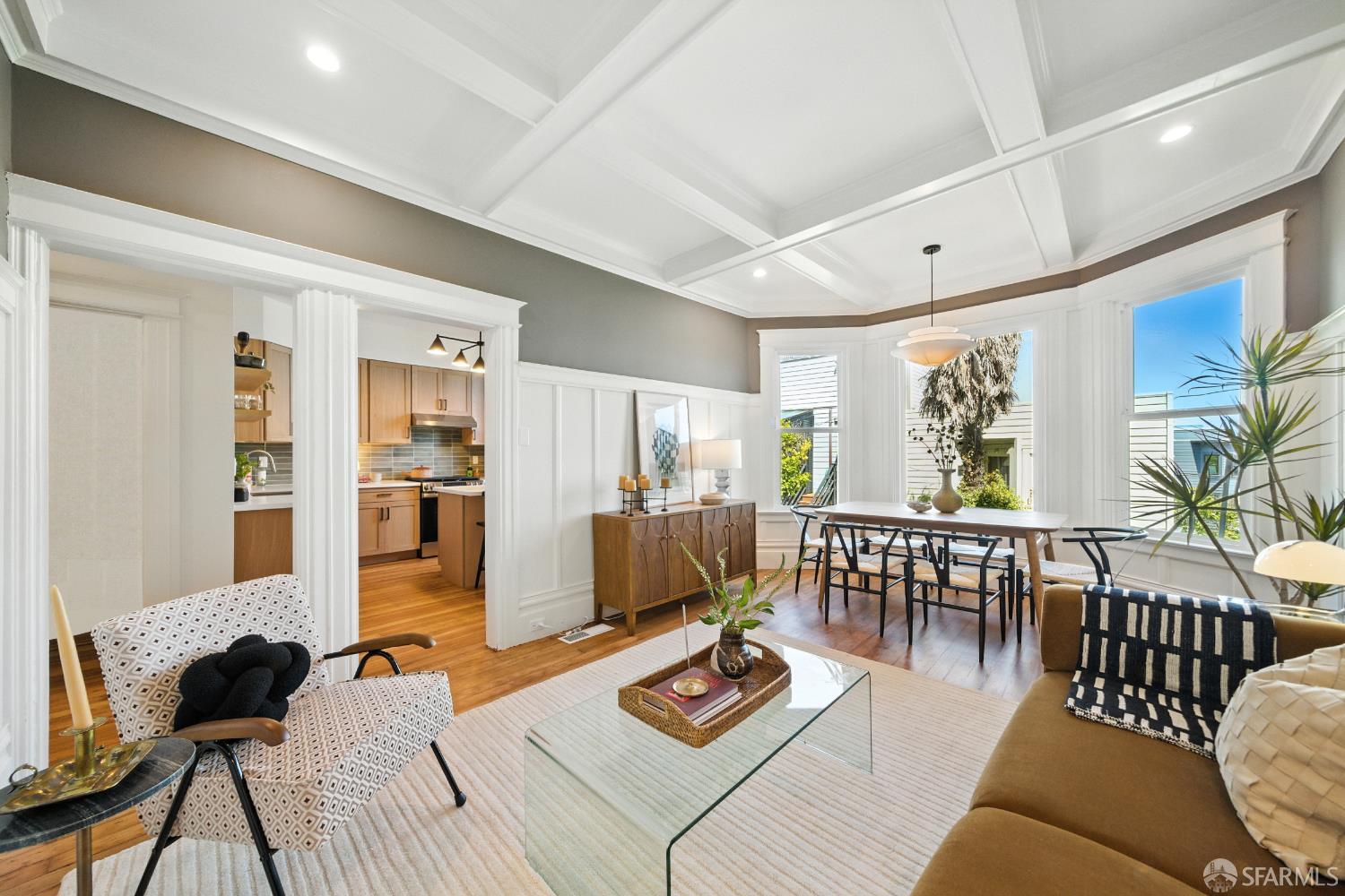 Detail Gallery Image 3 of 30 For 125 Ord St, San Francisco,  CA 94114 - 2 Beds | 1 Baths