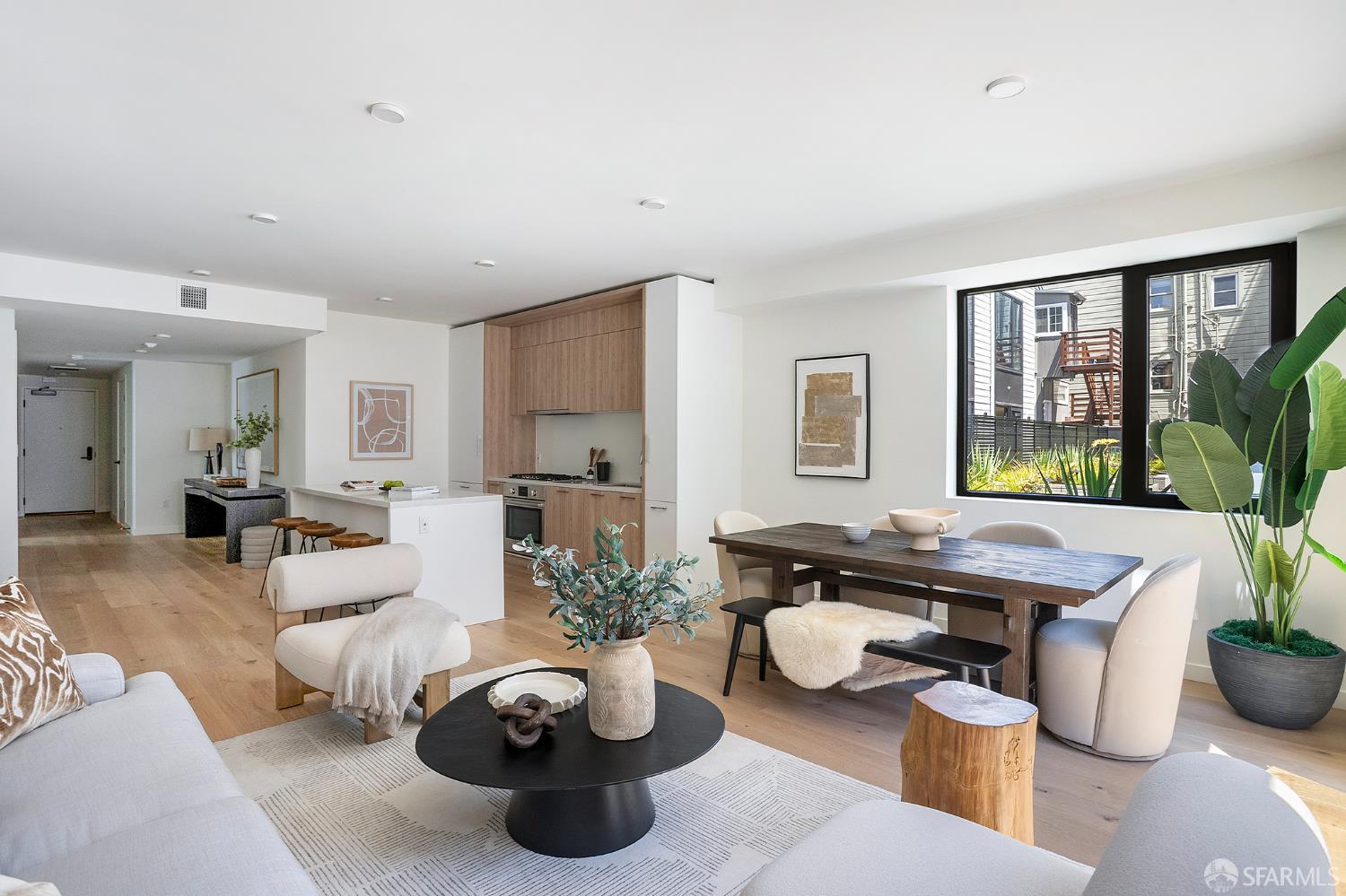 Detail Gallery Image 12 of 31 For 915 North Point St #206,  San Francisco,  CA 94109 - 3 Beds | 2 Baths
