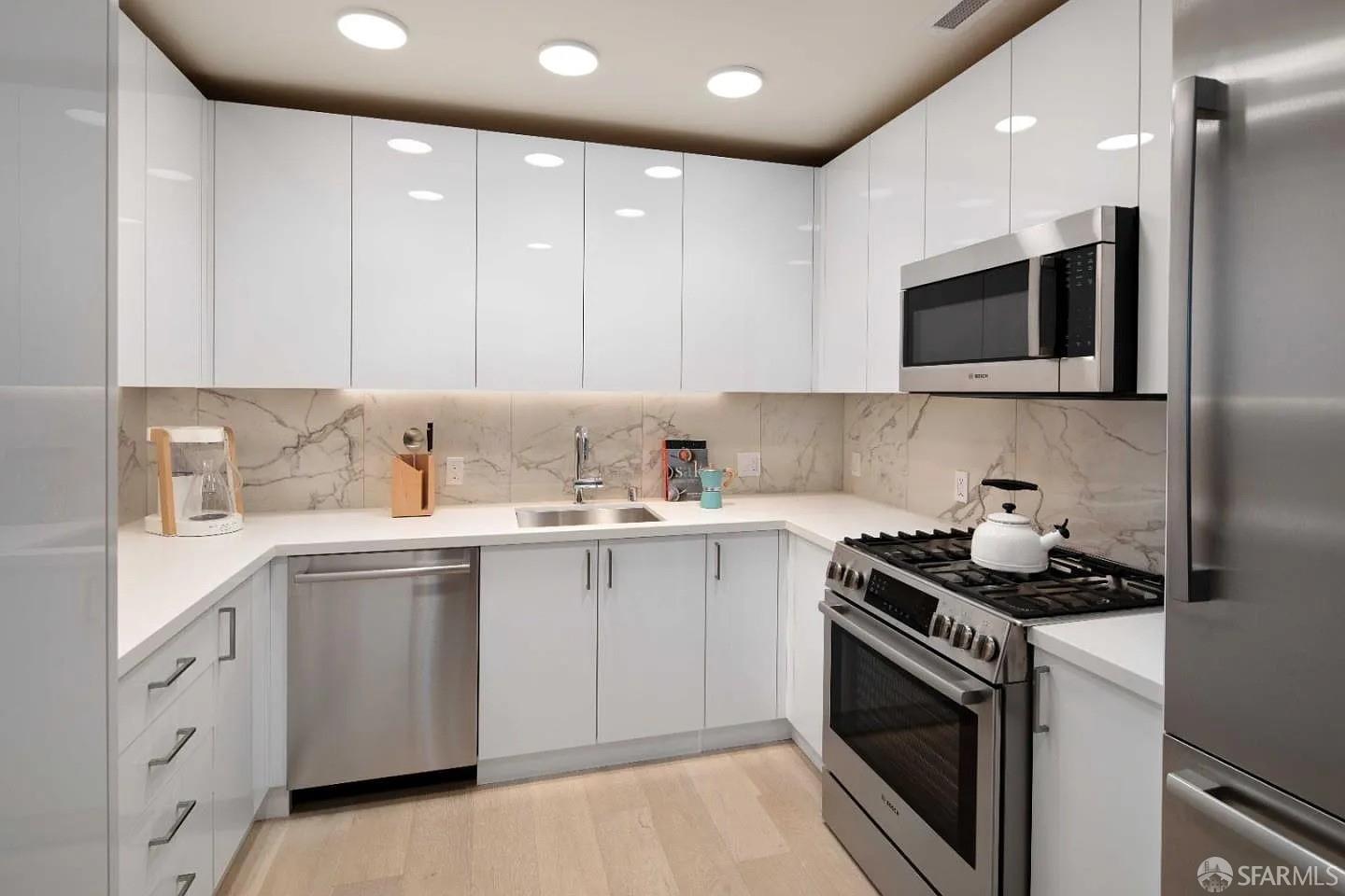 Detail Gallery Image 3 of 18 For 588 Minna St #401,  San Francisco,  CA 94103 - 2 Beds | 2 Baths