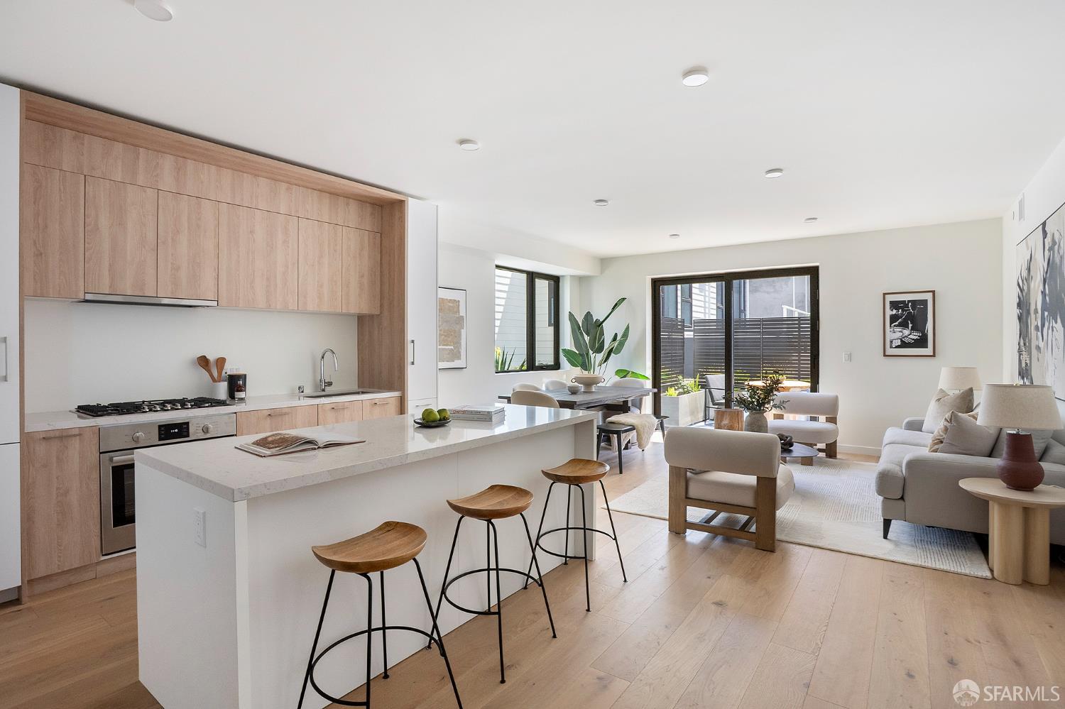 Detail Gallery Image 5 of 31 For 915 North Point St #206,  San Francisco,  CA 94109 - 3 Beds | 2 Baths