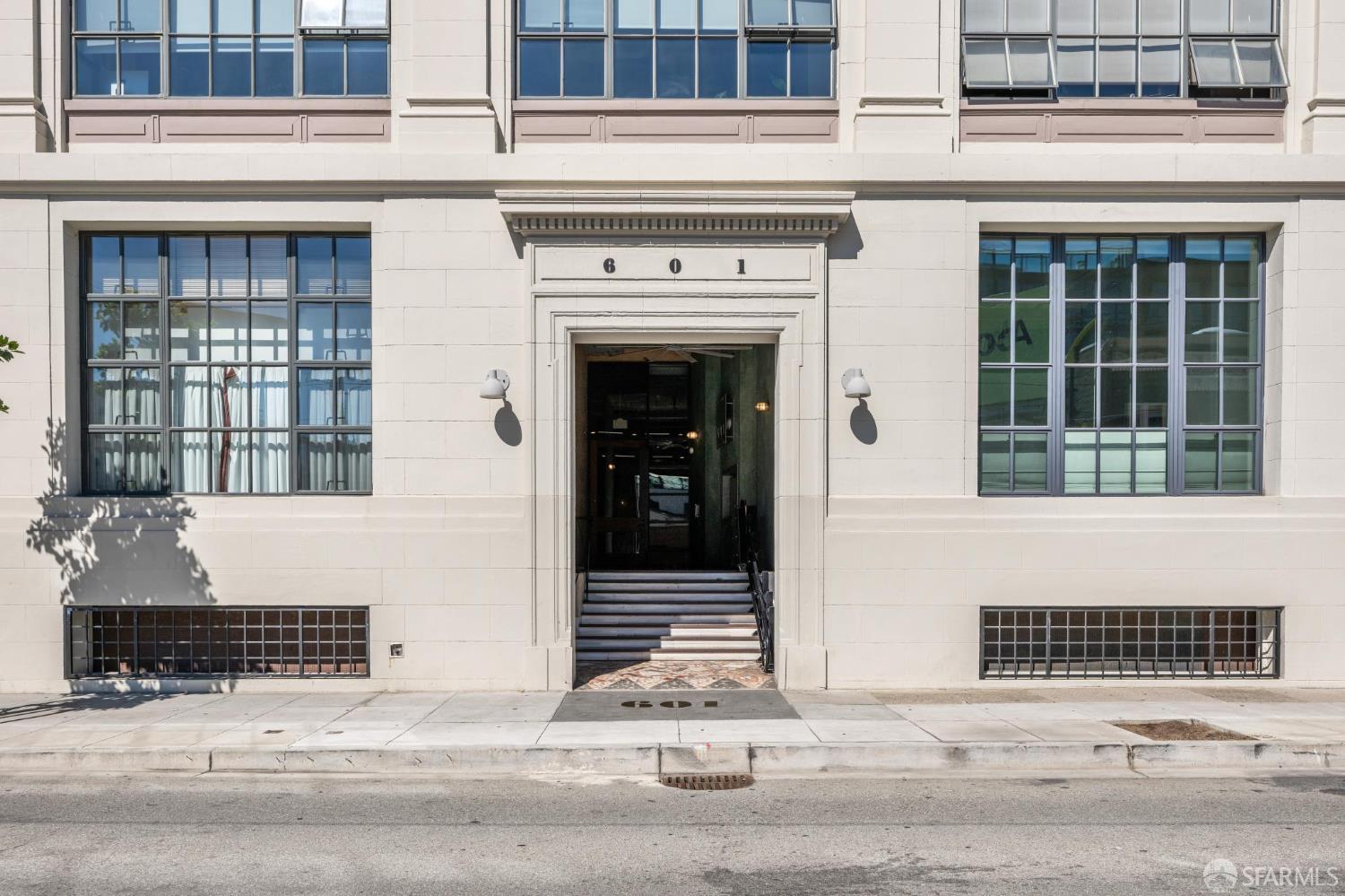 Detail Gallery Image 5 of 61 For 601 4th St #304,  San Francisco,  CA 94107 - 2 Beds | 1 Baths