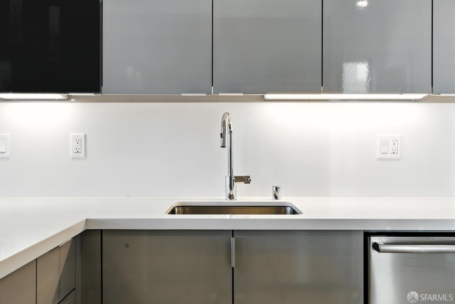 Detail Gallery Image 15 of 83 For 29 Kirkwood Ave, San Francisco,  CA 94124 - 3 Beds | 2/1 Baths