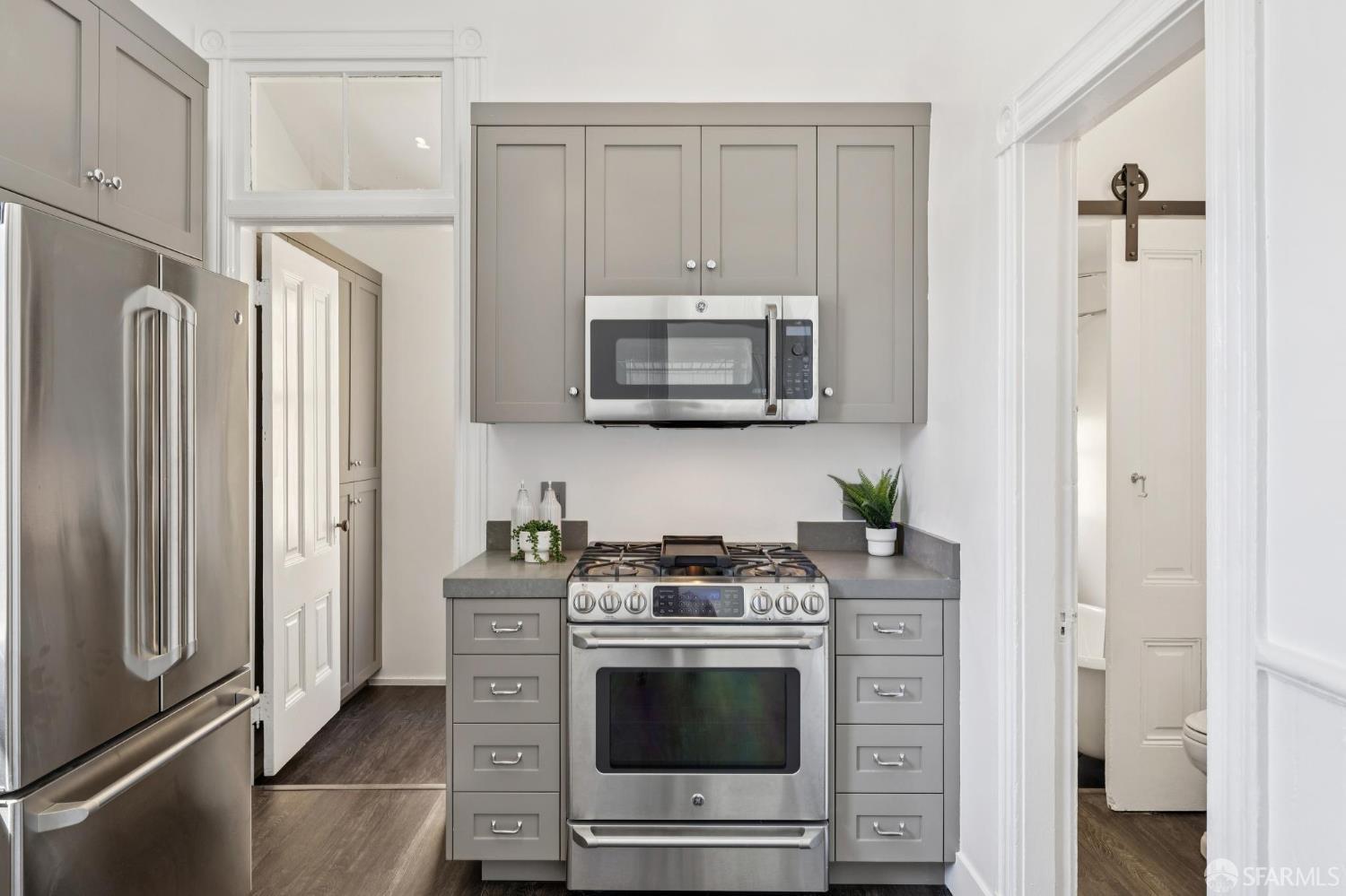 Detail Gallery Image 5 of 36 For 264 Clinton Park St, San Francisco,  CA 94103 - 3 Beds | 1 Baths